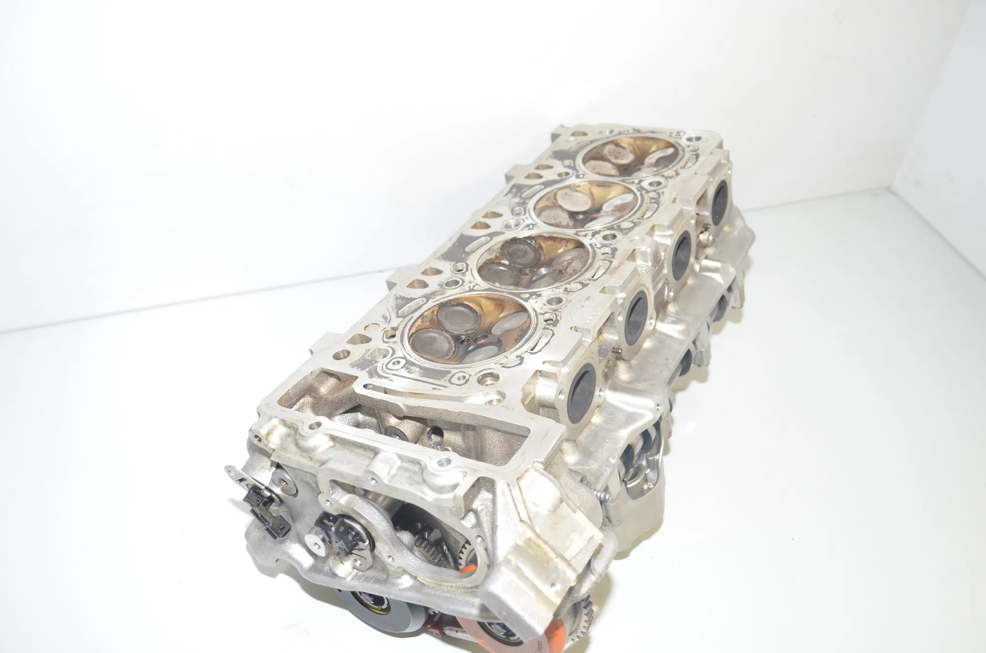 Right Side Engine Head – OEM 7603475 · BMW 5 (F10) BMW 5 (F10) M5 2015 – 6