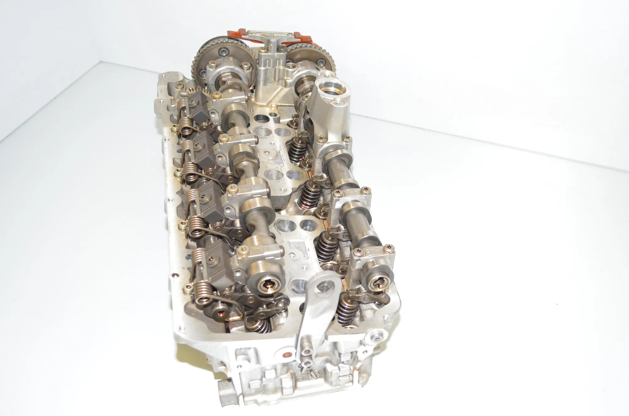Right Side Engine Head – OEM 7603475 · BMW 5 (F10) BMW 5 (F10) M5 2015 – 3