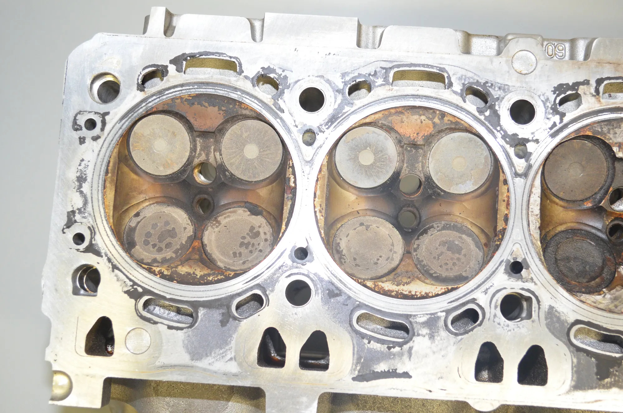 Right Side Engine Head – OEM 7603475 · BMW 5 (F10) BMW 5 (F10) M5 2015 – 9