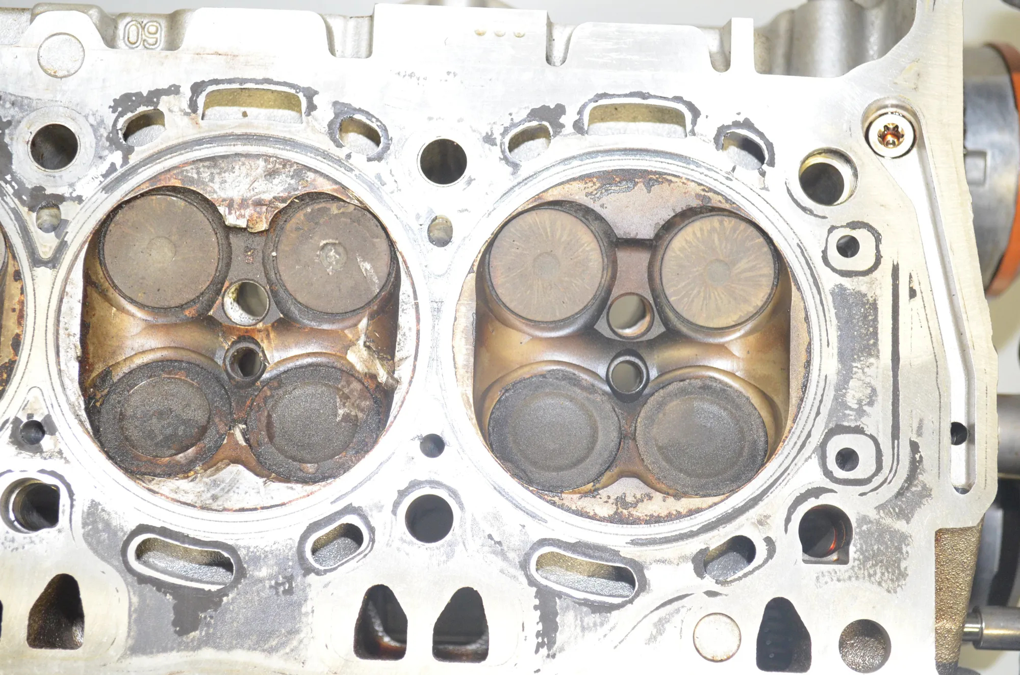 Right Side Engine Head – OEM 7603475 · BMW 5 (F10) BMW 5 (F10) M5 2015 – 8