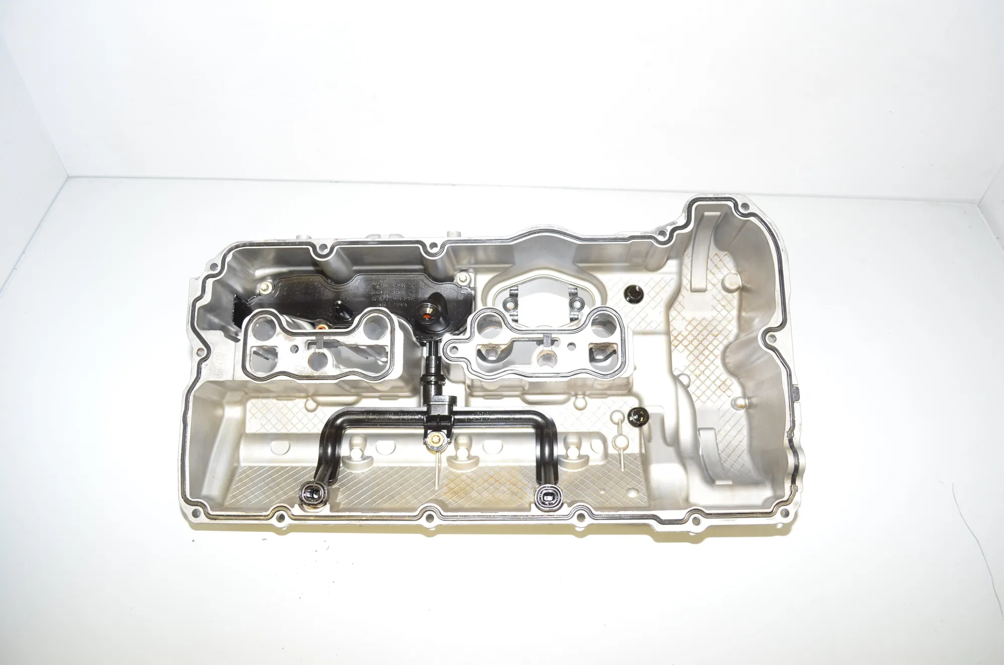 Valve Cover – OEM 8648129 · BMW 5 (F10) BMW 5 (F10) M5 2015 – 3