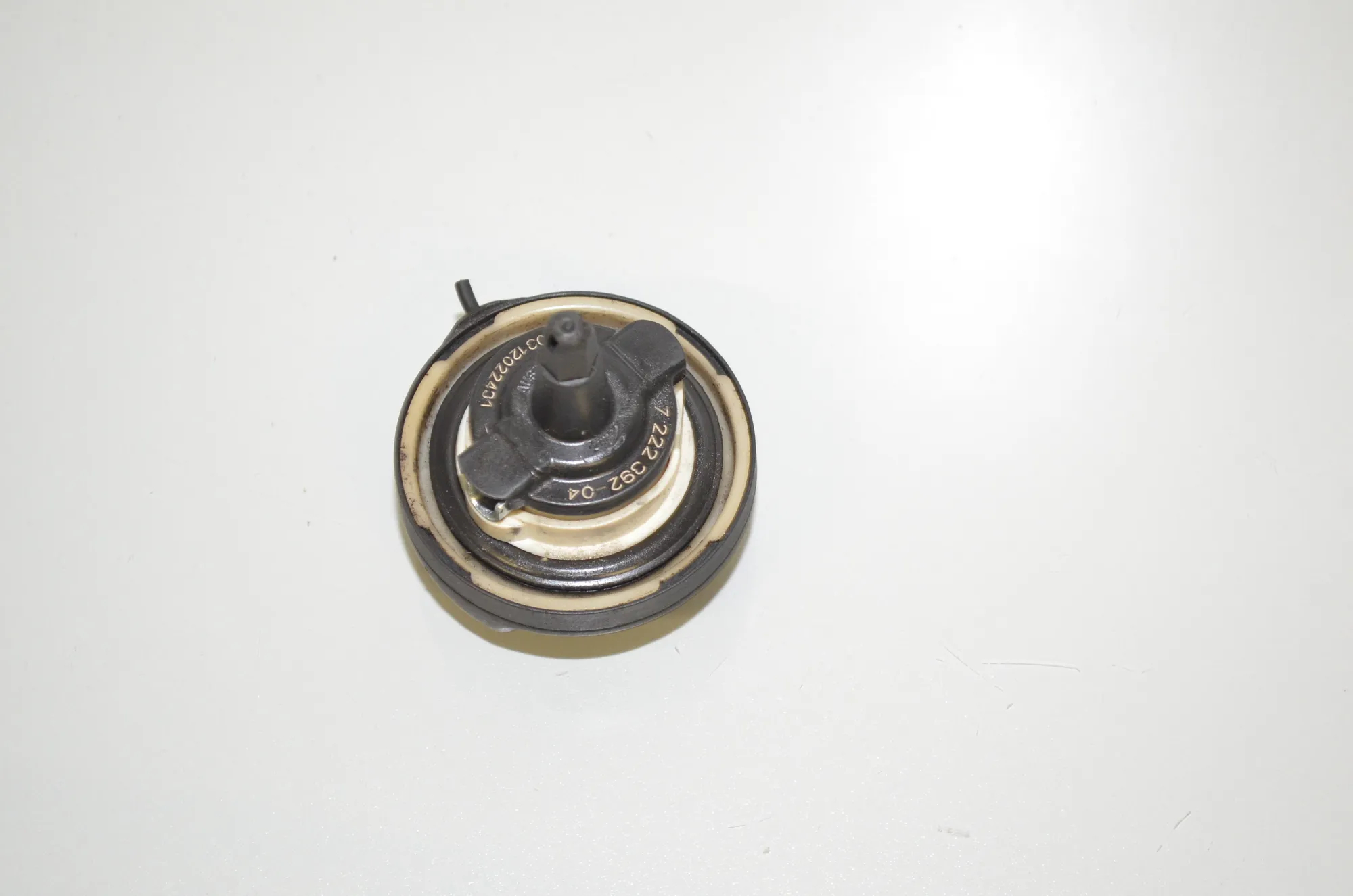 Fuel Tank Cap – OEM 7222392 · BMW 5 Touring (F11) 530 d 2012 – 3