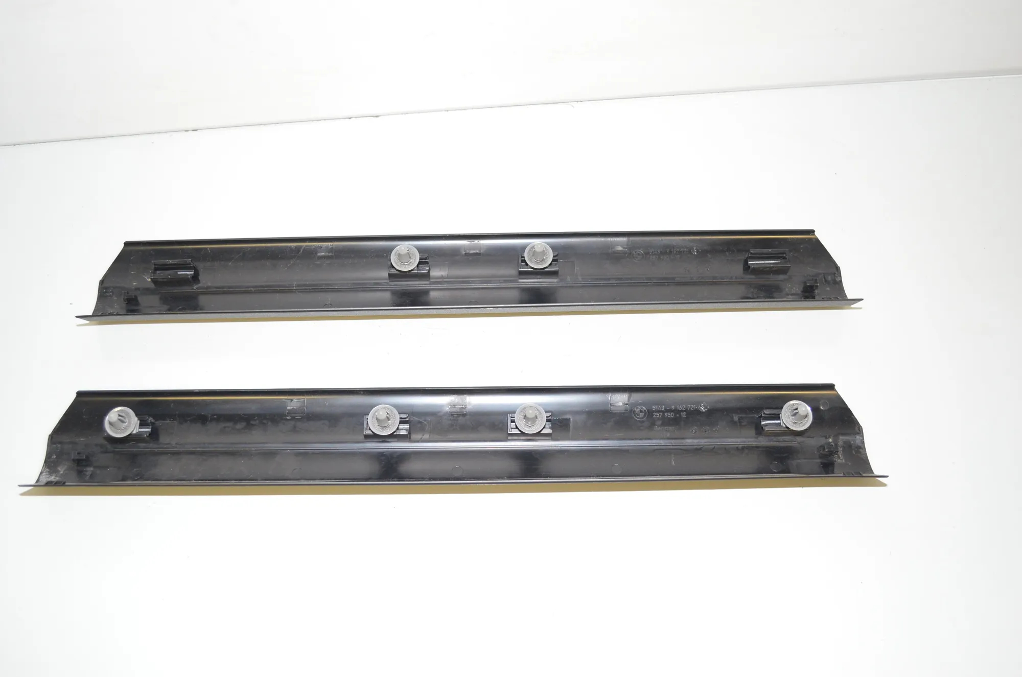Front Right Interior Step Trim – OEM 9162721 · BMW 5 Touring (F11) 530 d 2012 – 3