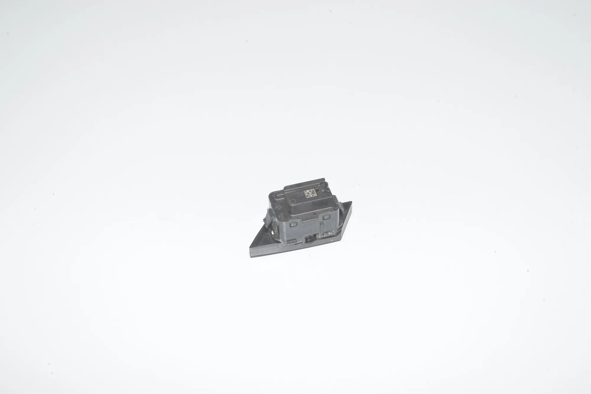 Door unlock/lock buttons – OEM 6820925 · BMW 3 Touring (G21) (2019 - -) 318 d 2020 – 3