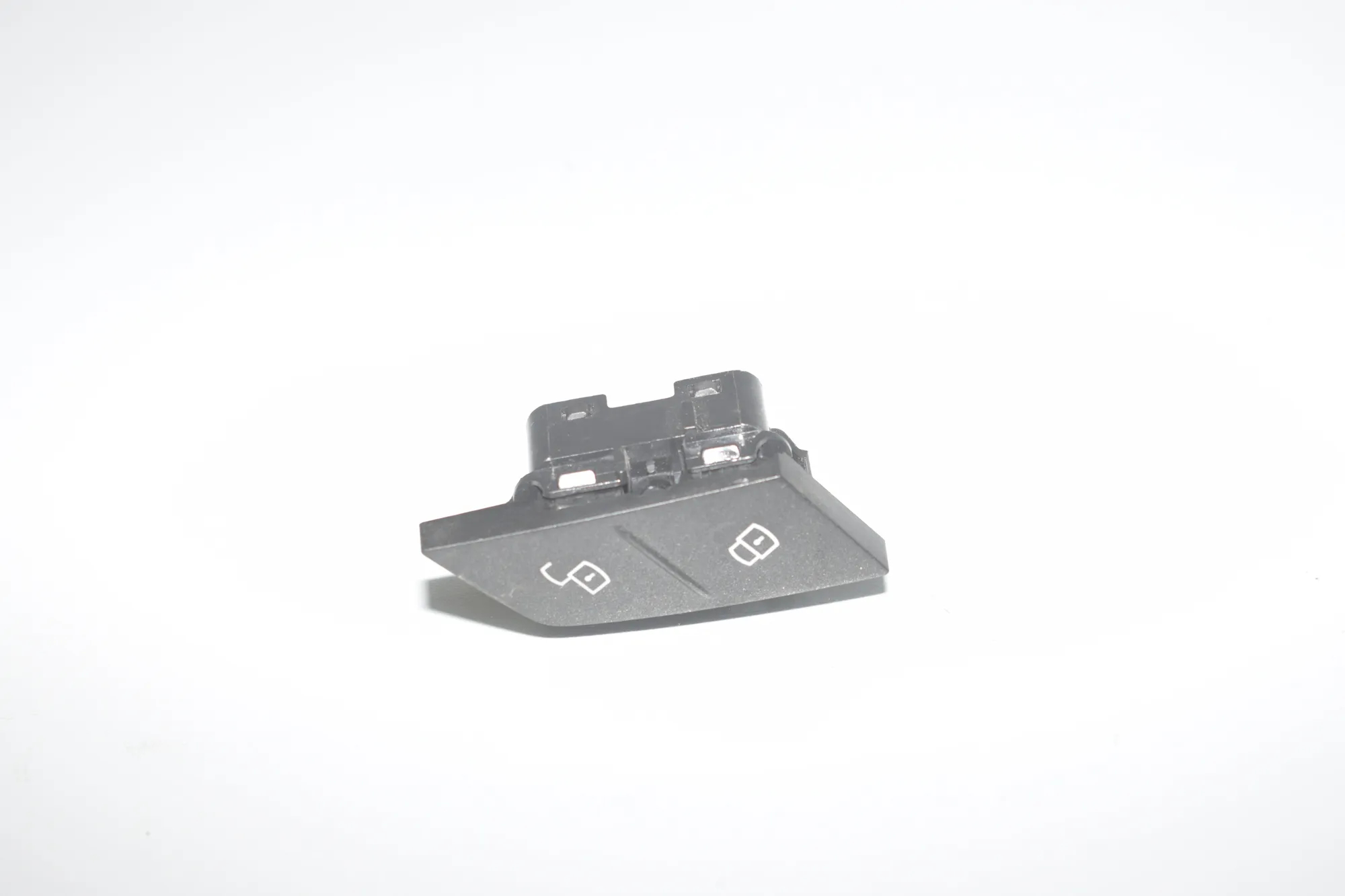 Door unlock/lock buttons – OEM 6820925 · BMW 3 Touring (G21) (2019 - -) 318 d 2020 – 5