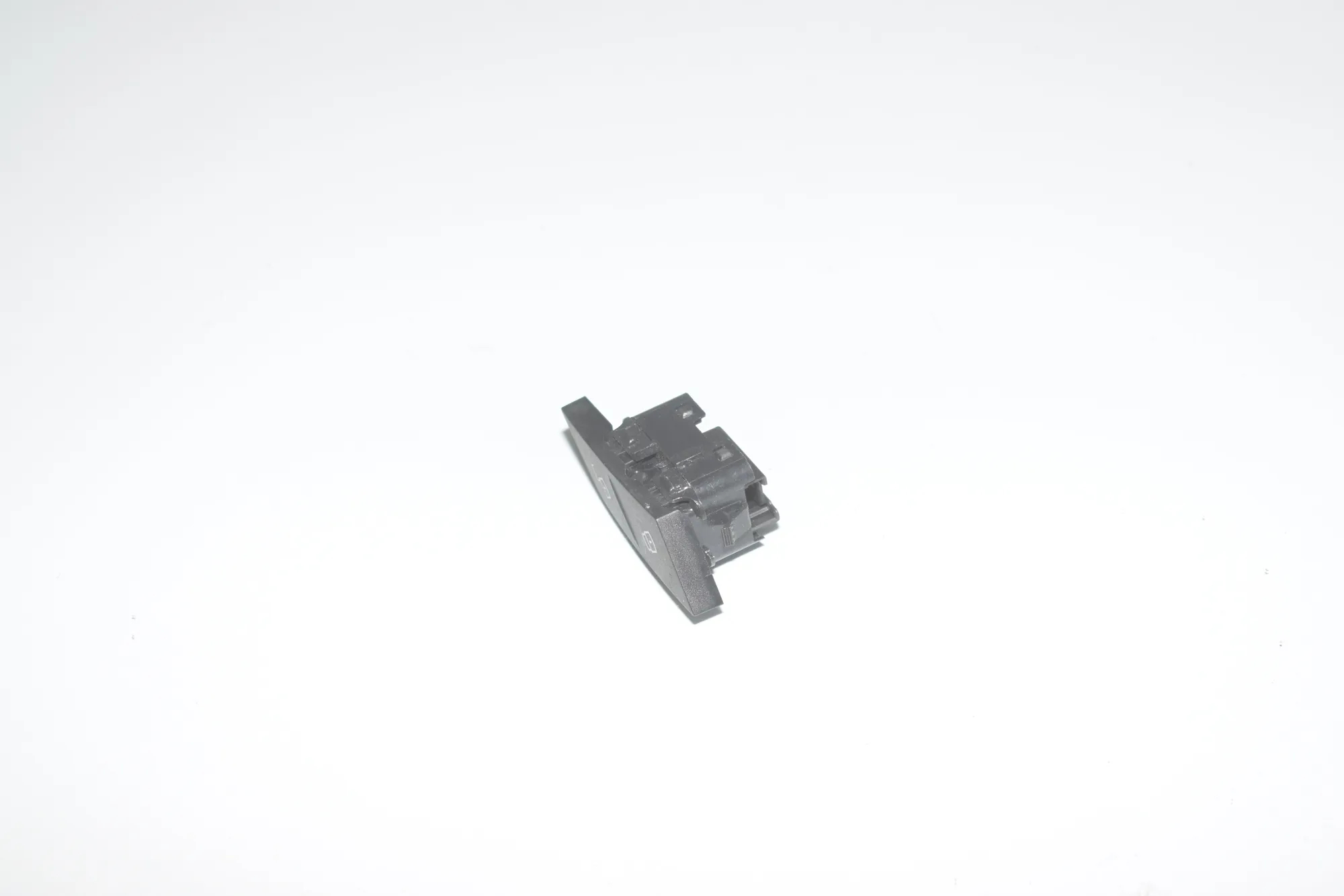 Door unlock/lock buttons – OEM 6820925 · BMW 3 Touring (G21) (2019 - -) 318 d 2020 – 4