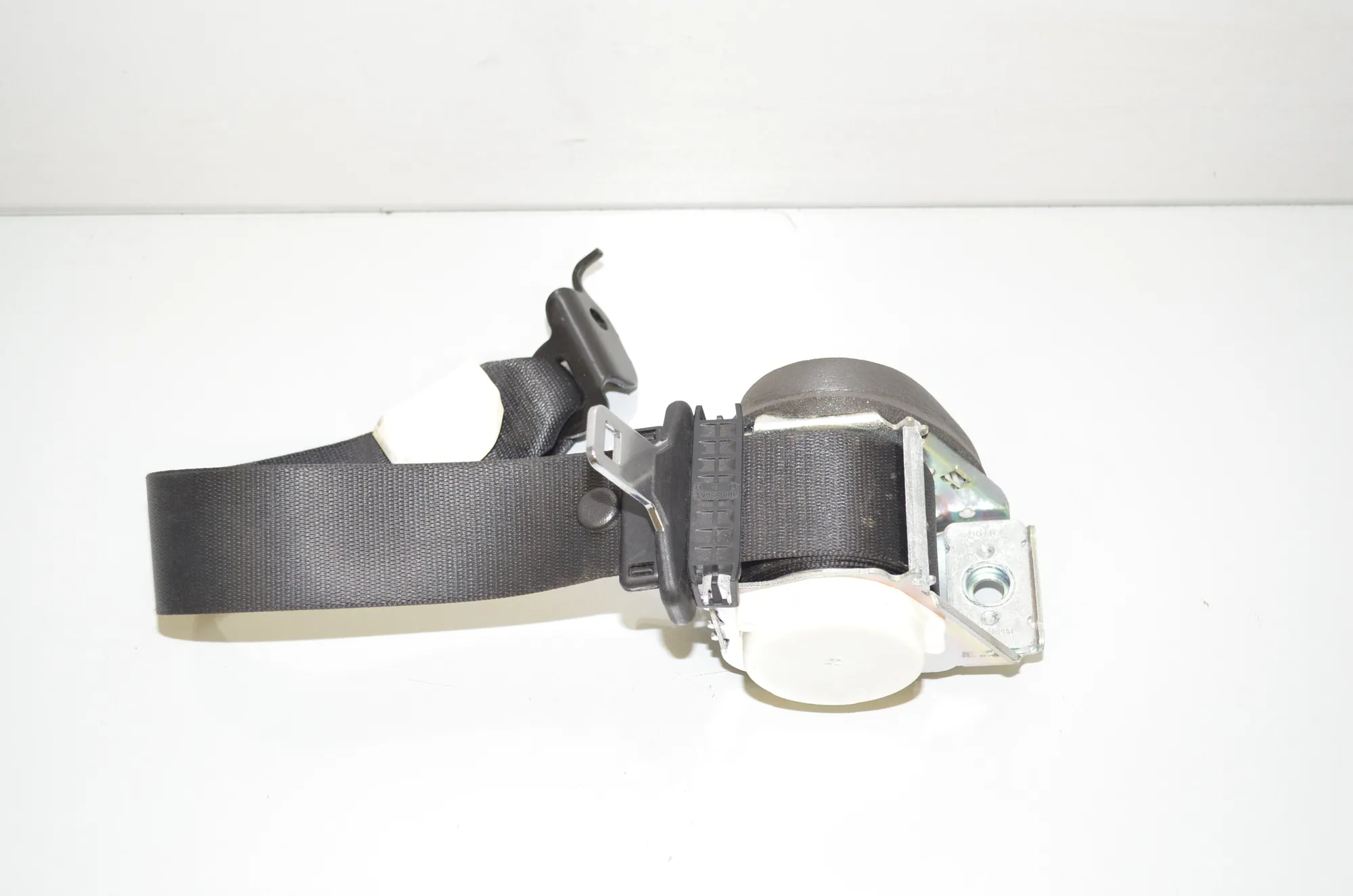 Rear Left Seatbelt – OEM 7258447 · BMW X3 (F25) xDrive 35 i 2011 – 2