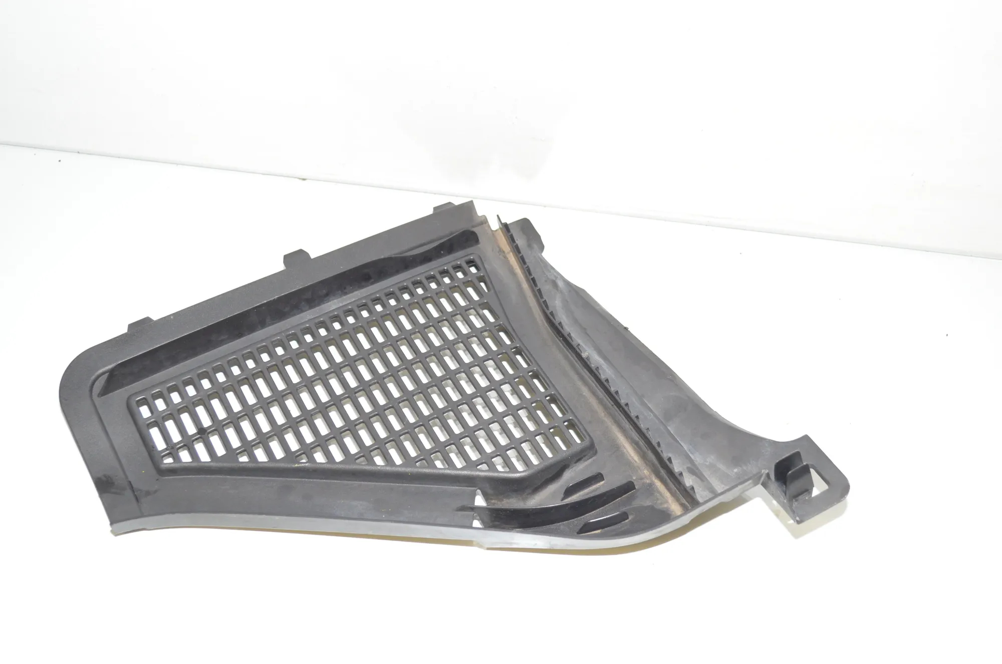 Front Wiper Cowl Trim – OEM 9184004 · BMW X3 (F25) xDrive 35 i 2011 – 2