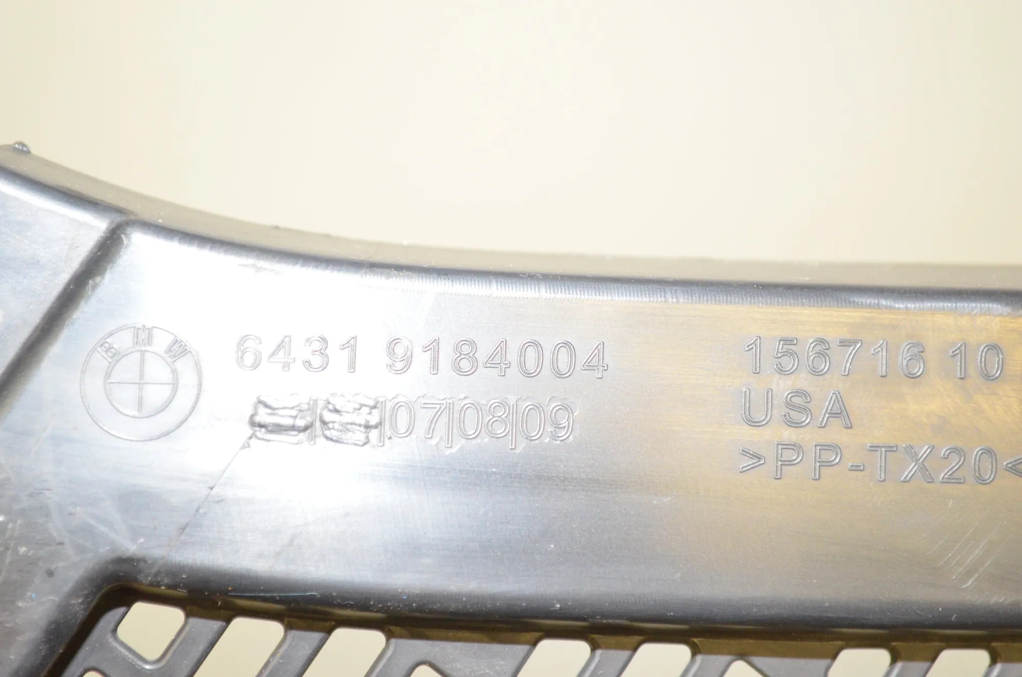 Front Wiper Cowl Trim – OEM 9184004 · BMW X3 (F25) xDrive 35 i 2011 – 4