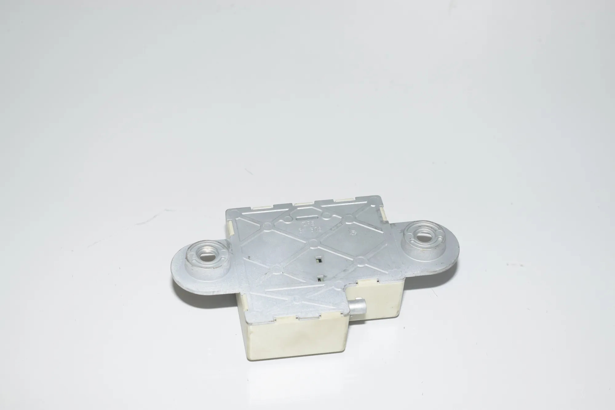 Antenna Amplifier – OEM 6935024 · BMW X3 (F25) xDrive 35 i 2011 – 3