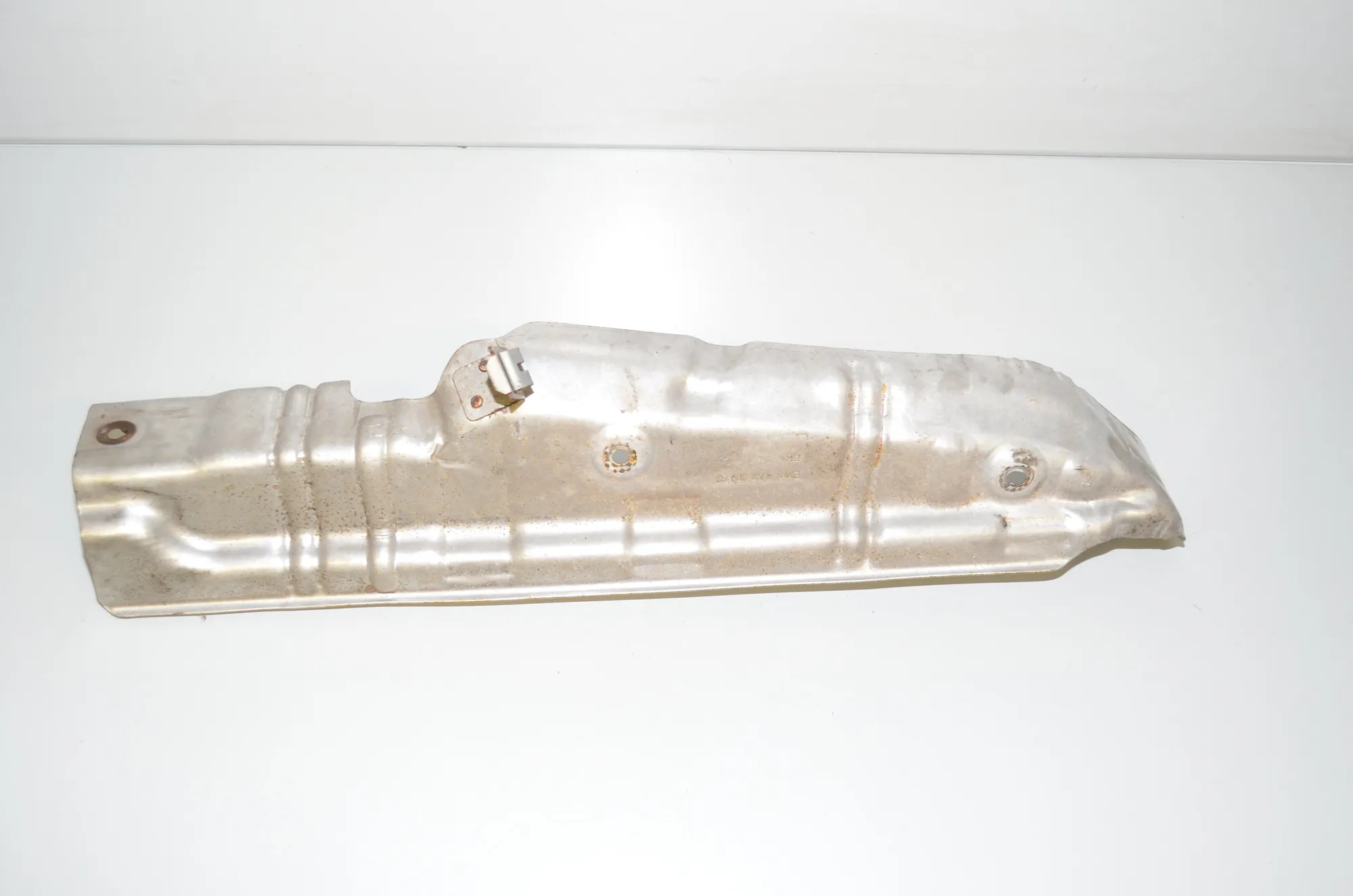 Heat Protection – OEM 8511809 · BMW 5 Touring (F11) 530 d 2012 – 3