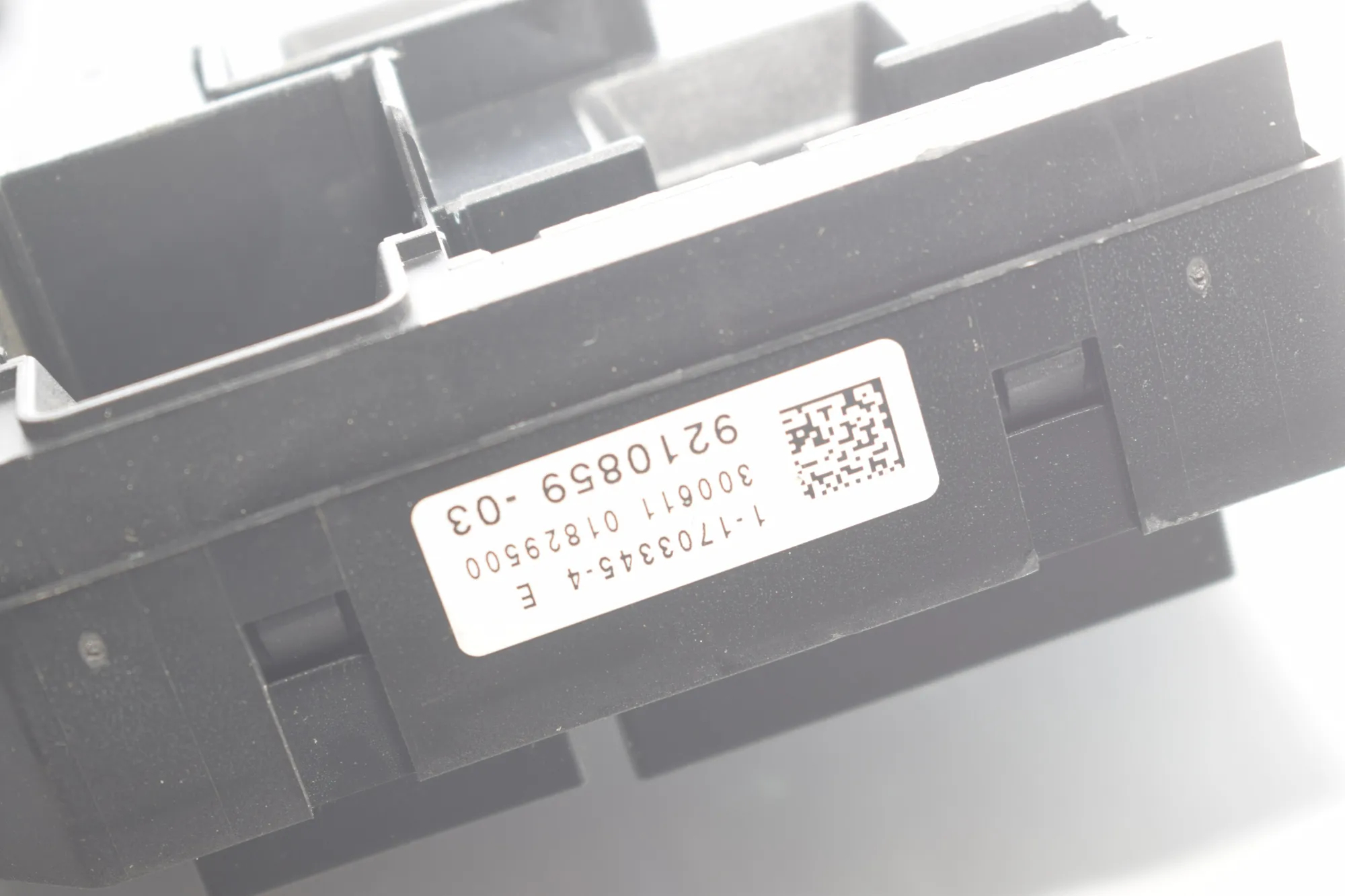 Fuse Box – OEM 9210859 · BMW X3 (F25) xDrive 35 i 2011 – 4