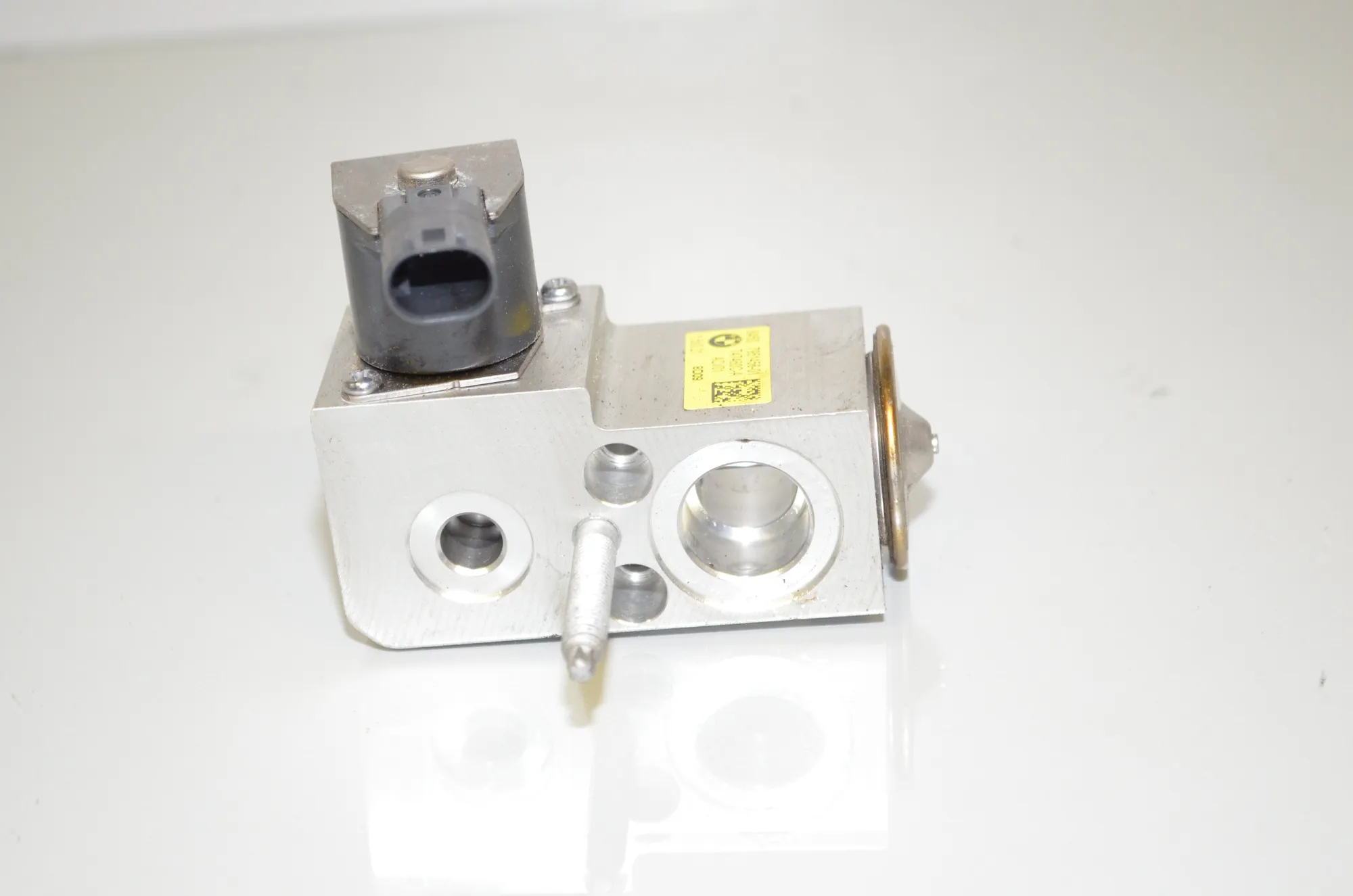A/C Expansion Tank – OEM 7951456 · BMW 3 (G20, G28) (2018 - -) 330 e 2021