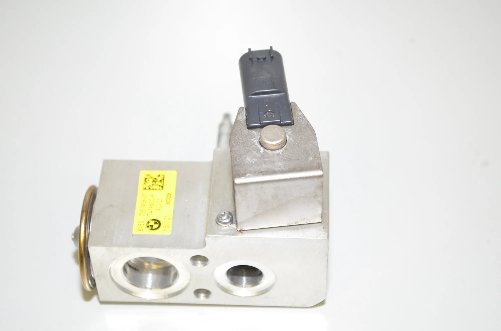 A/C Expansion Tank – OEM 7951456 · BMW 3 (G20, G28) (2018 - -) 330 e 2021 – 2