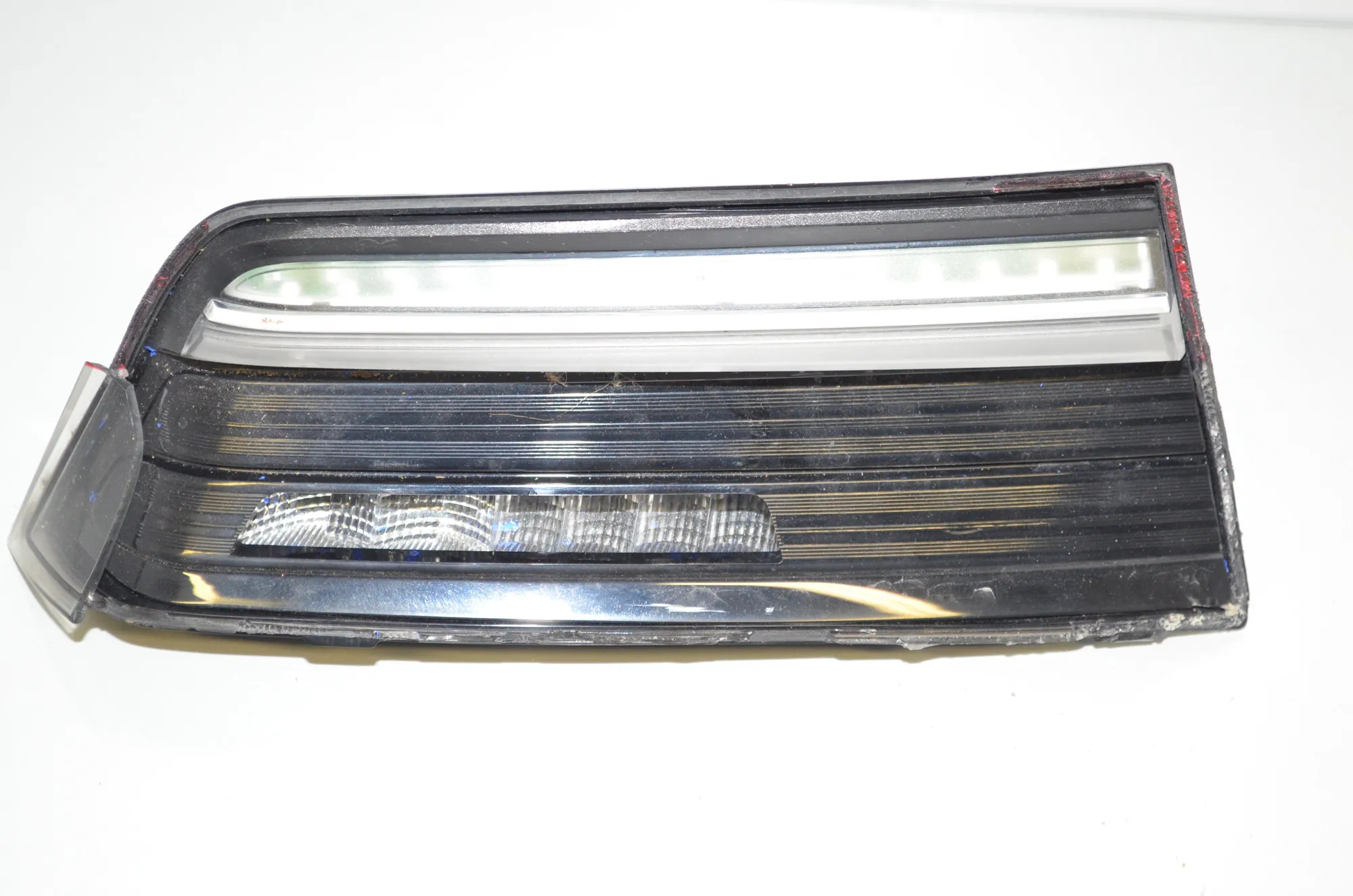 Left Side Tailgate Tail Light – OEM 7420453 · BMW 3 (G20, G28) (2018 - -) 330 e 2021