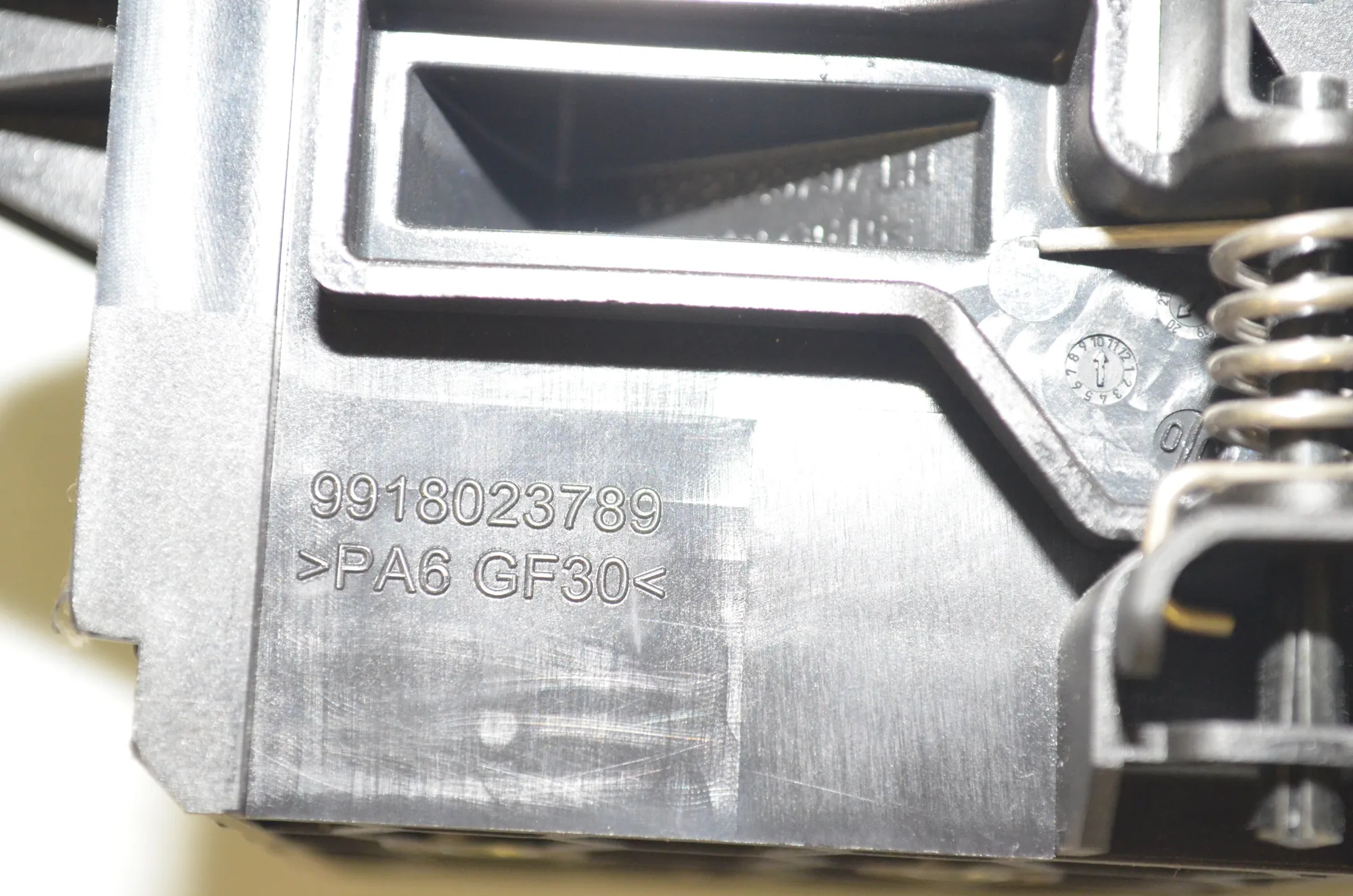 Other Boot Trunk Parts – OEM 8023789 · BMW 3 Touring (G21) (2019 - -) 318 d 2020 – 4