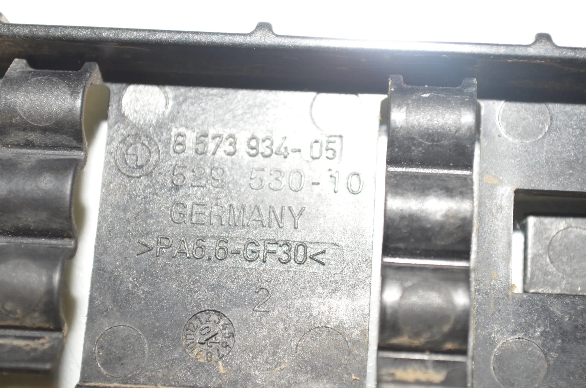 Bracket – OEM 8573934 · BMW 3 Touring (G21) (2019 - -) 318 d 2020 – 4
