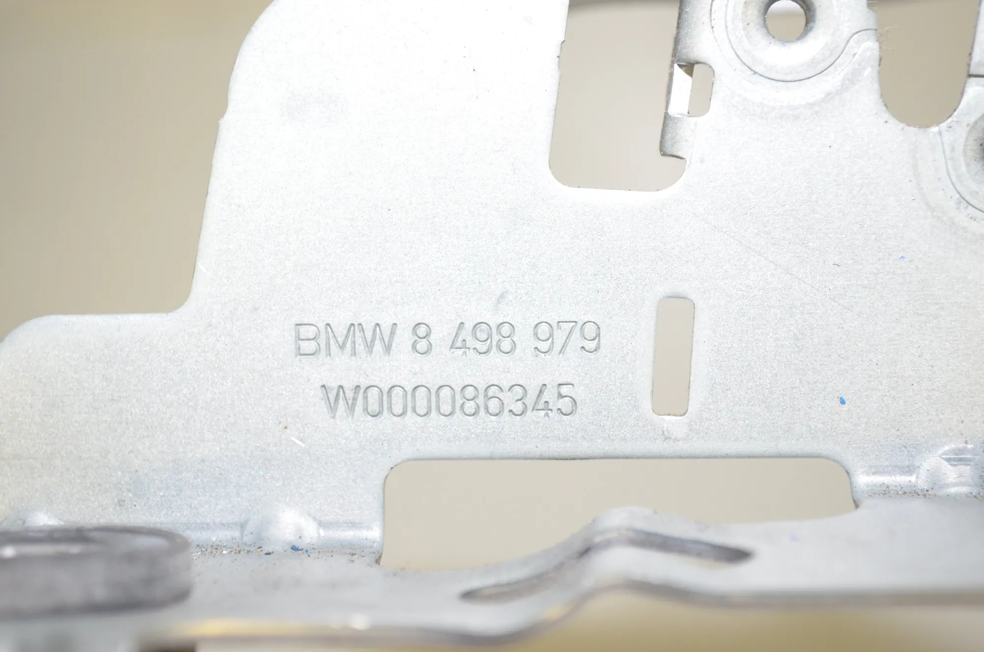 Bracket – OEM 8498979 · BMW 3 Touring (G21) (2019 - -) 318 d 2020 – 4