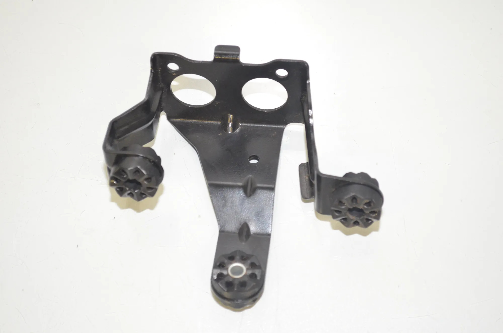 Bracket – OEM 6877731 · BMW 3 Touring (G21) (2019 - -) 318 d 2020 – 2