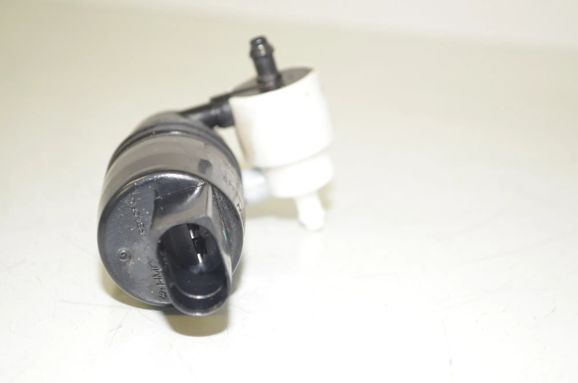 Washer Tank Motor – OEM 7388349 · BMW 3 Touring (G21) (2019 - -) 318 d 2020 – 3