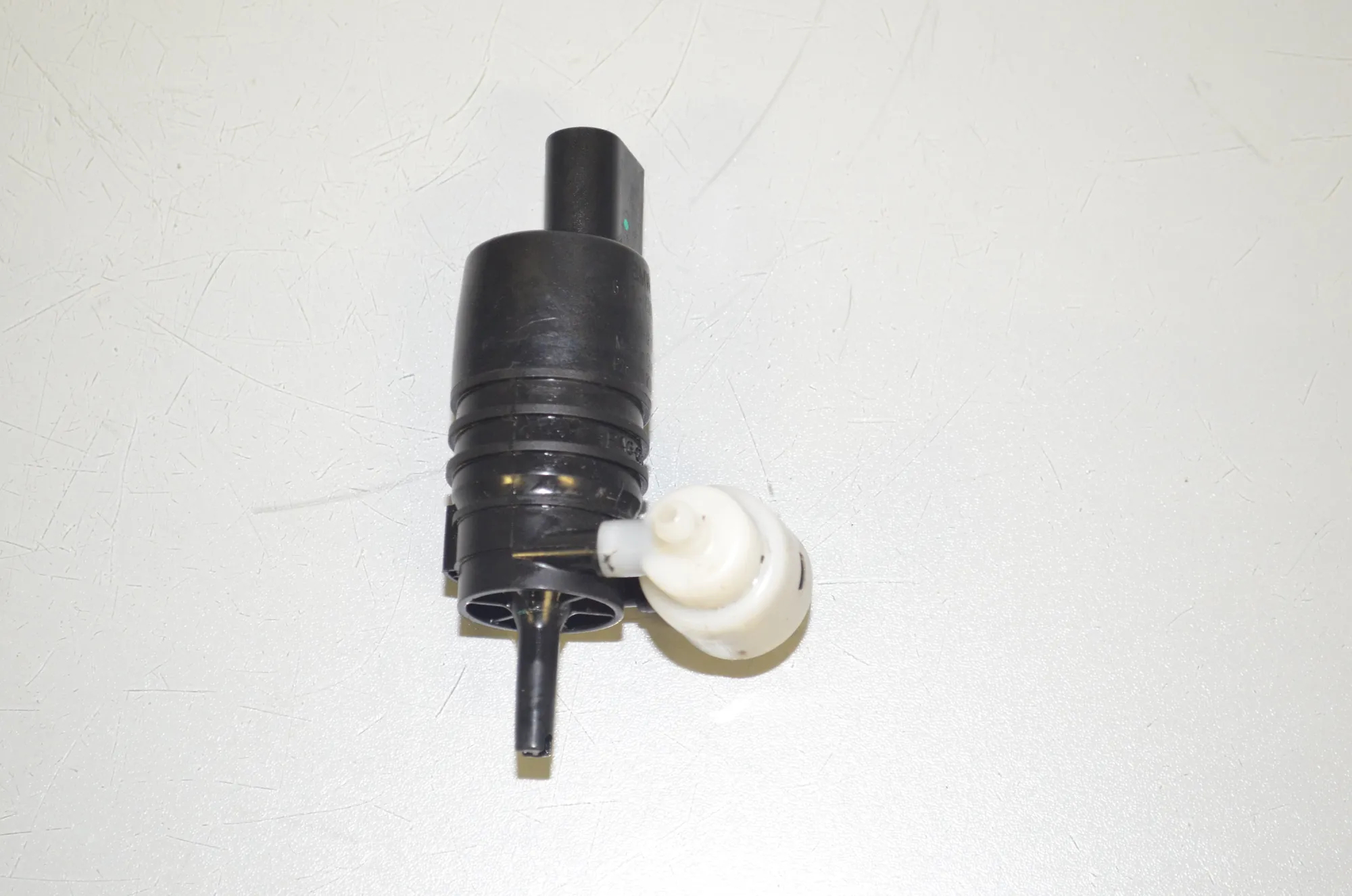 Washer Tank Motor – OEM 7388349 · BMW 3 Touring (G21) (2019 - -) 318 d 2020
