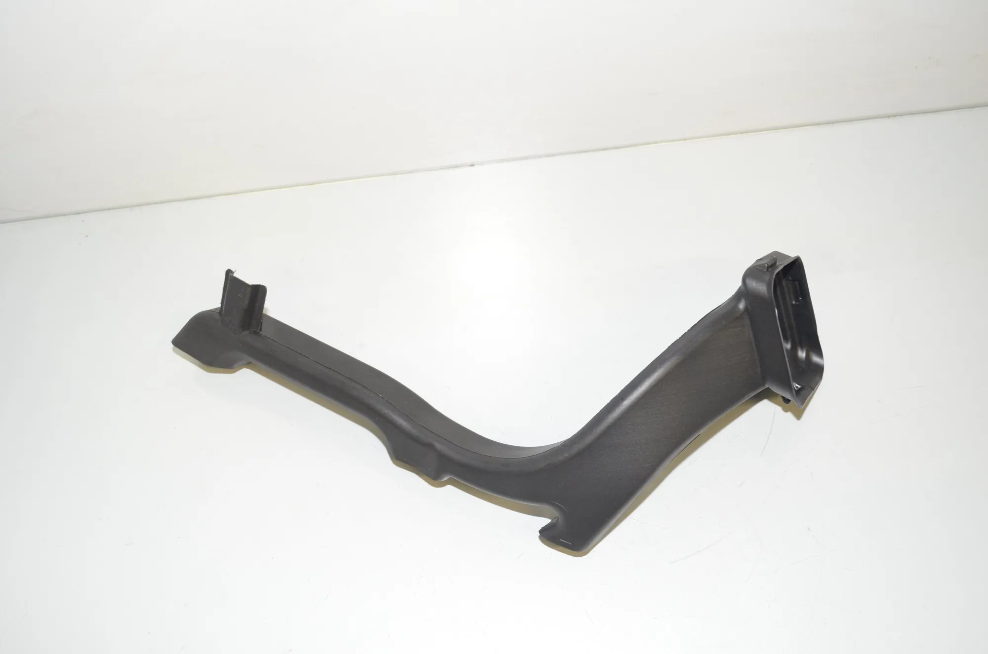 Air Intake Duct Part – OEM 6805554 · BMW 3 Touring (G21) (2019 - -) 318 d 2020