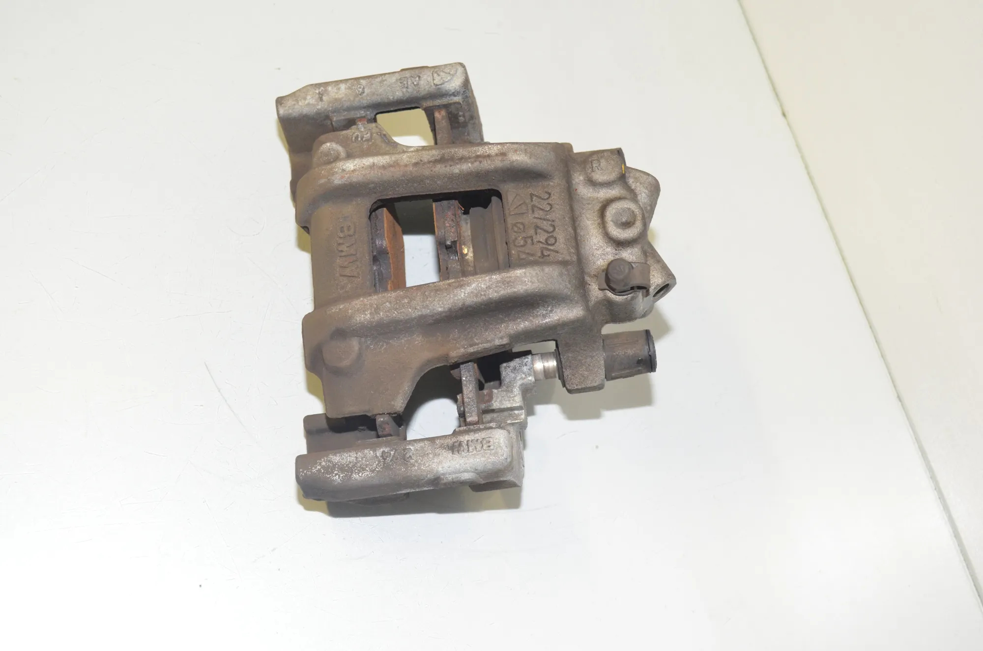 Front Right Brake Caliper – OEM 6895222 · BMW 3 Touring (G21) (2019 - -) 318 d 2020 – 3