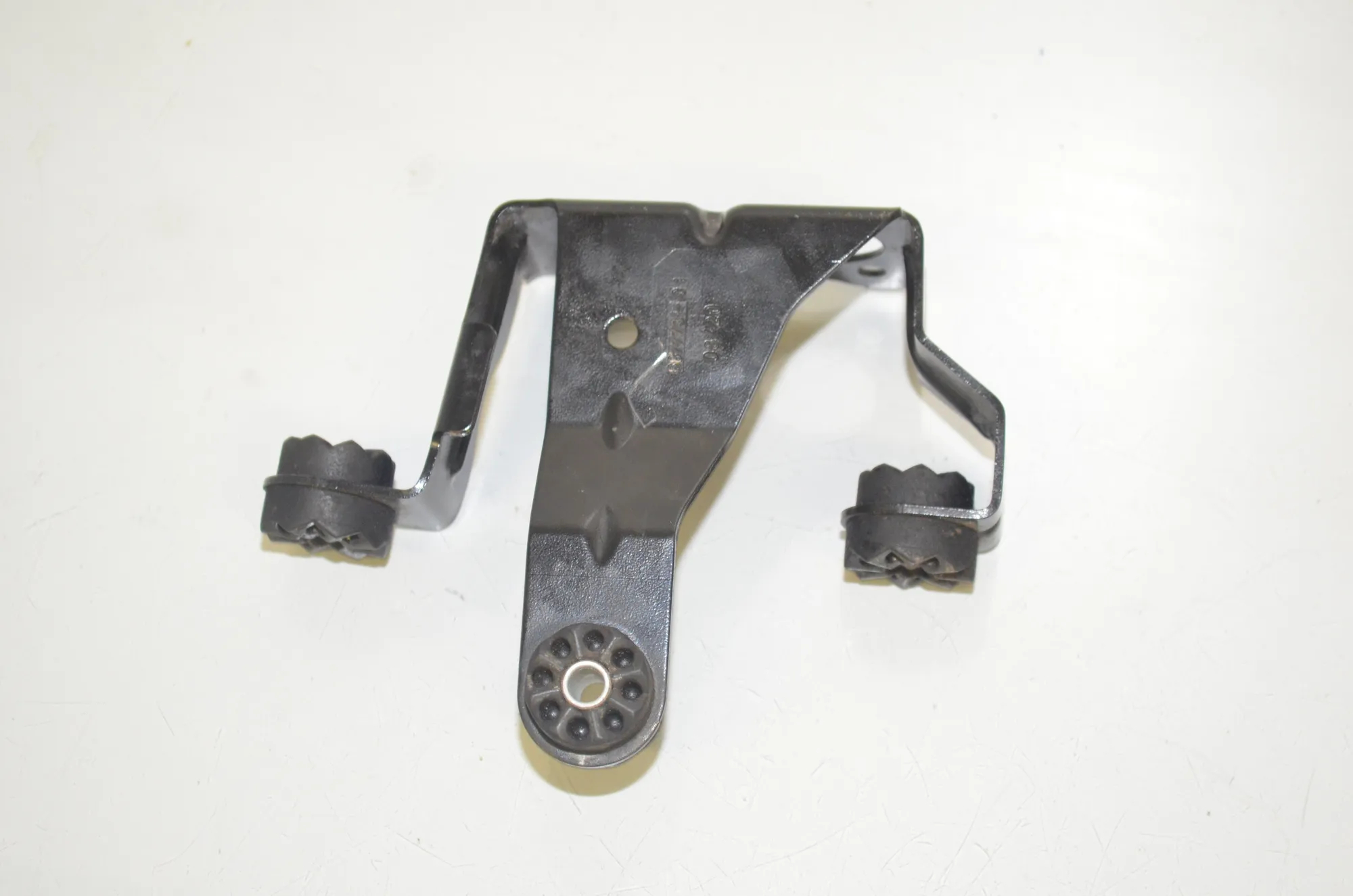 Bracket – OEM 6877731 · BMW 3 (G20, G28) (2018 - -) 330 e 2021 – 3
