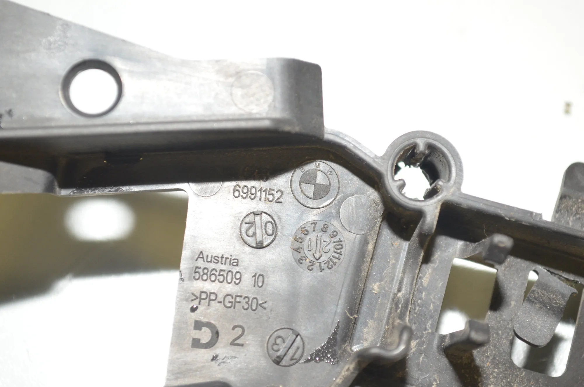 Bracket – OEM 6991152 · BMW 3 (G20, G28) (2018 - -) 330 e 2021 – 4