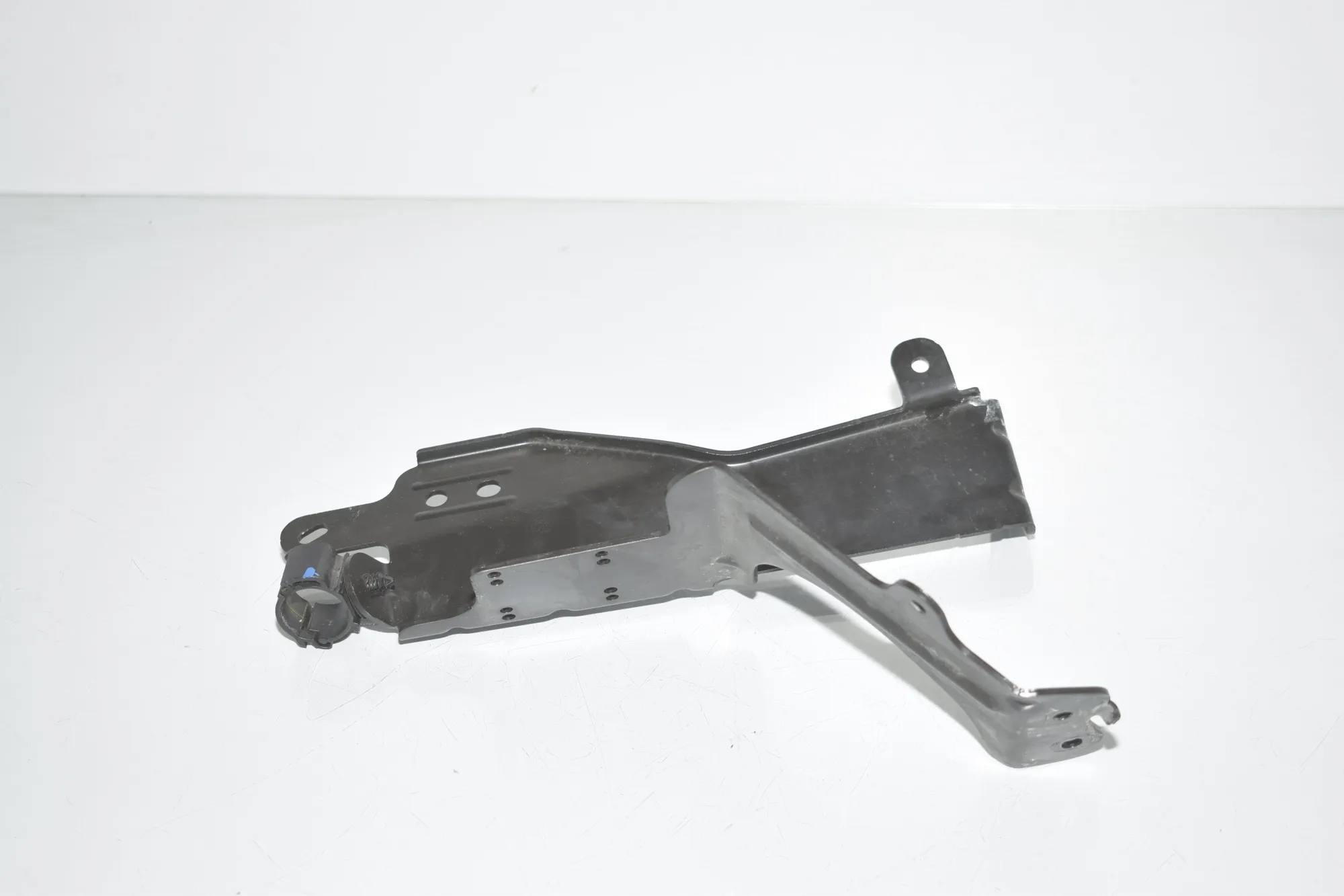 Bracket – OEM 6820736 · BMW 3 (G20, G28) (2018 - -) 330 e 2021 – 2
