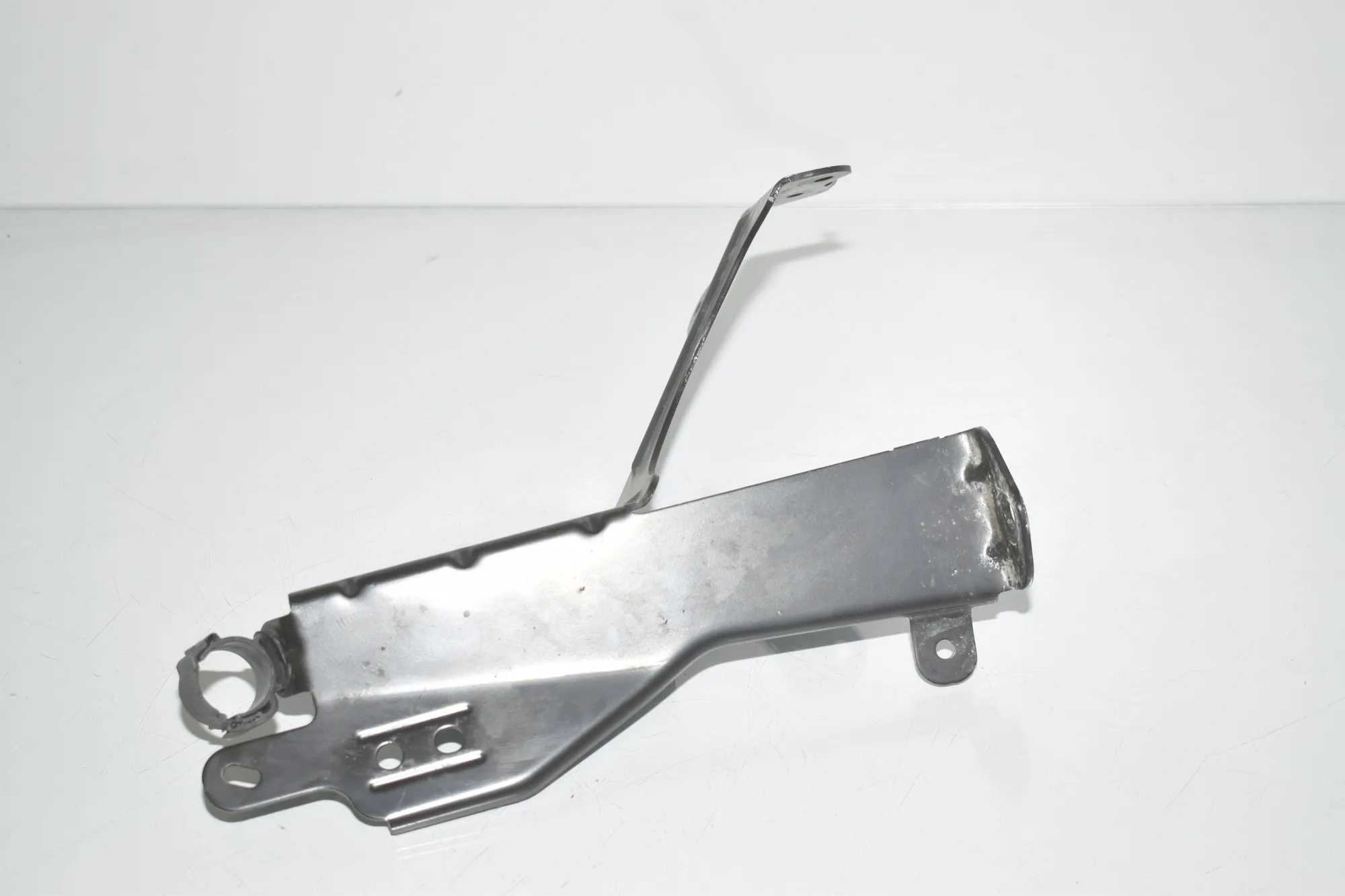 Bracket – OEM 6820736 · BMW 3 (G20, G28) (2018 - -) 330 e 2021 – 3