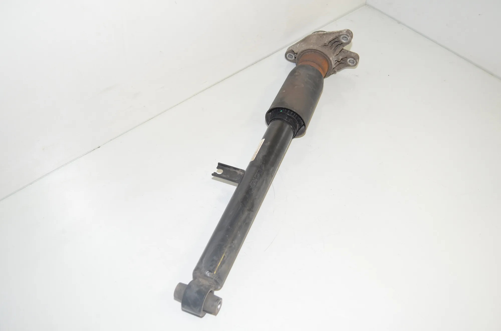 Rear Right Shock Absorber – OEM 6879317 · BMW 3 Touring (G21) (2019 - -) 318 d 2020 – 3