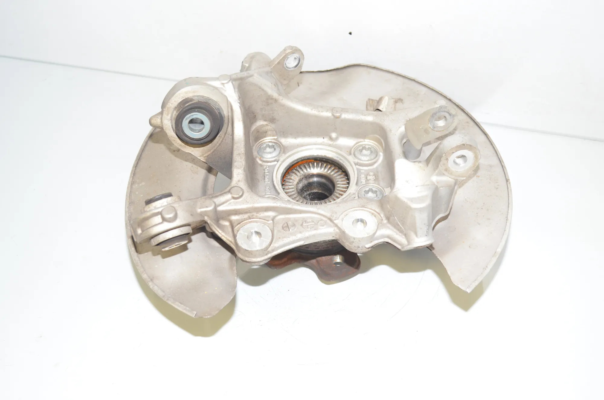 Rear Left Wheel Hub Spindle – OEM 6898479 · BMW 3 (G20, G28) (2018 - -) 330 e 2021 – 3