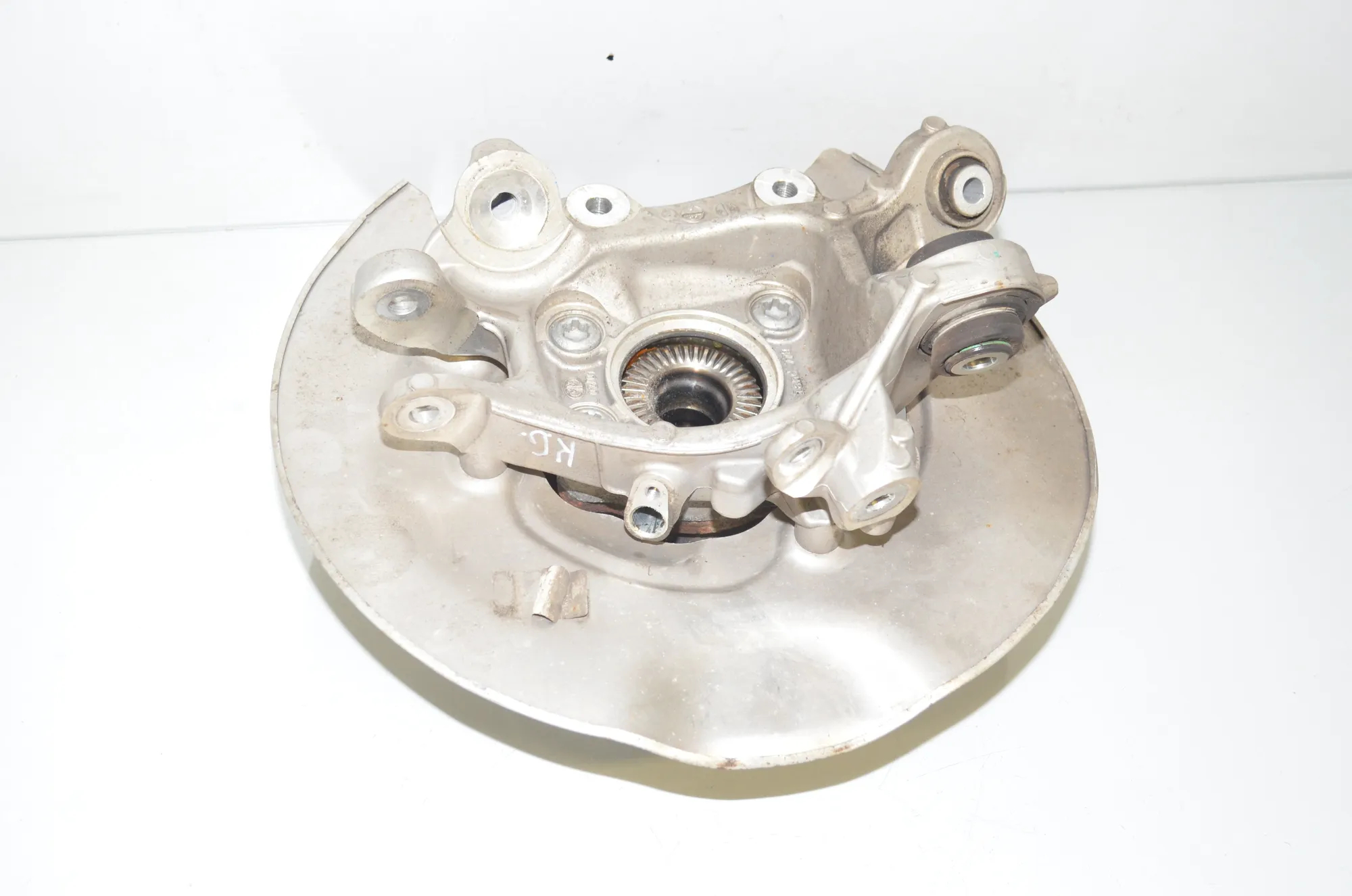 Rear Left Wheel Hub Spindle – OEM 6898479 · BMW 3 (G20, G28) (2018 - -) 330 e 2021 – 2