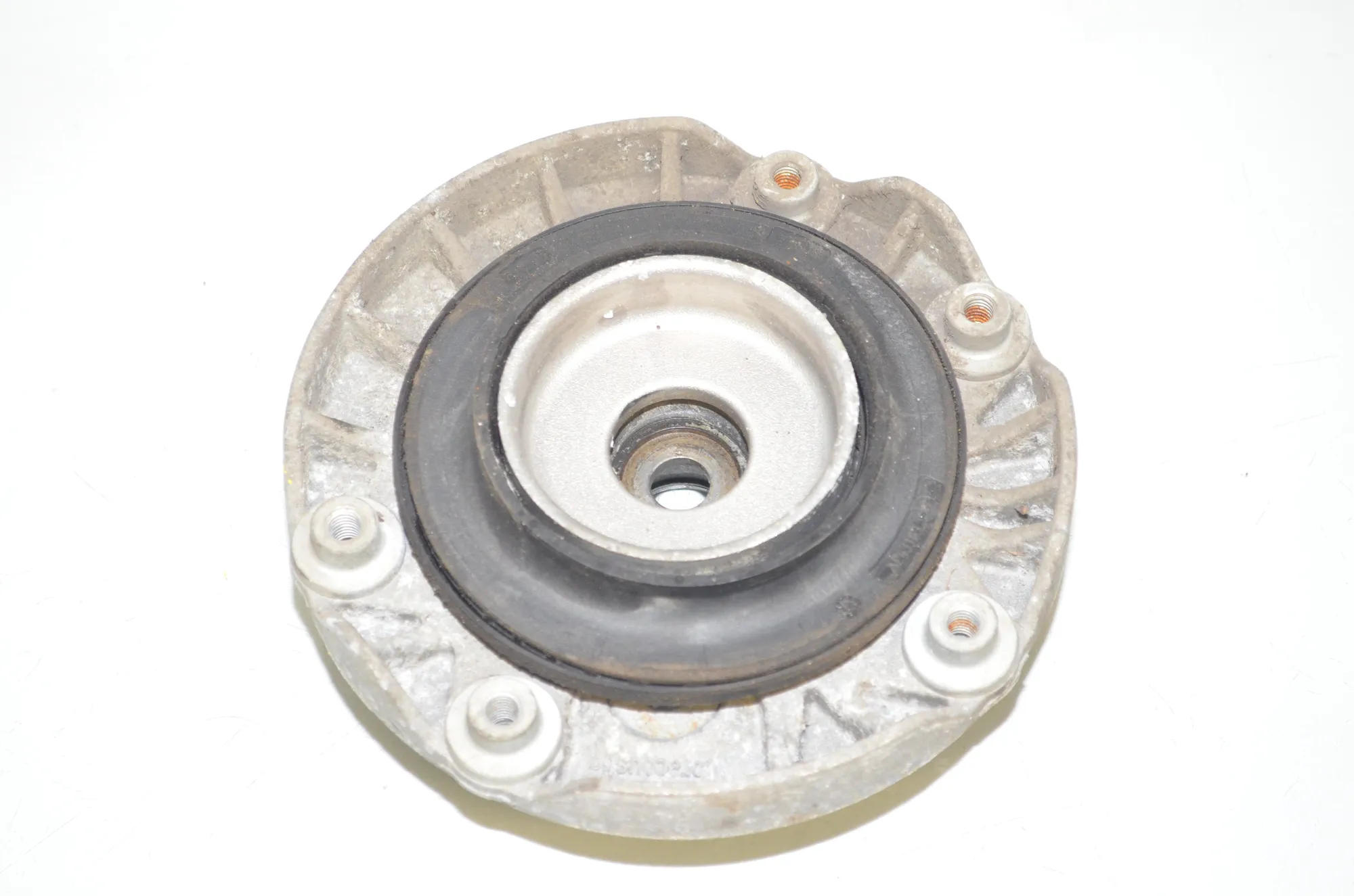 Front Right Shock Absorber Bracket – OEM 6872560 · BMW 2 Active Tourer (F45) 220 d 2015 – 3