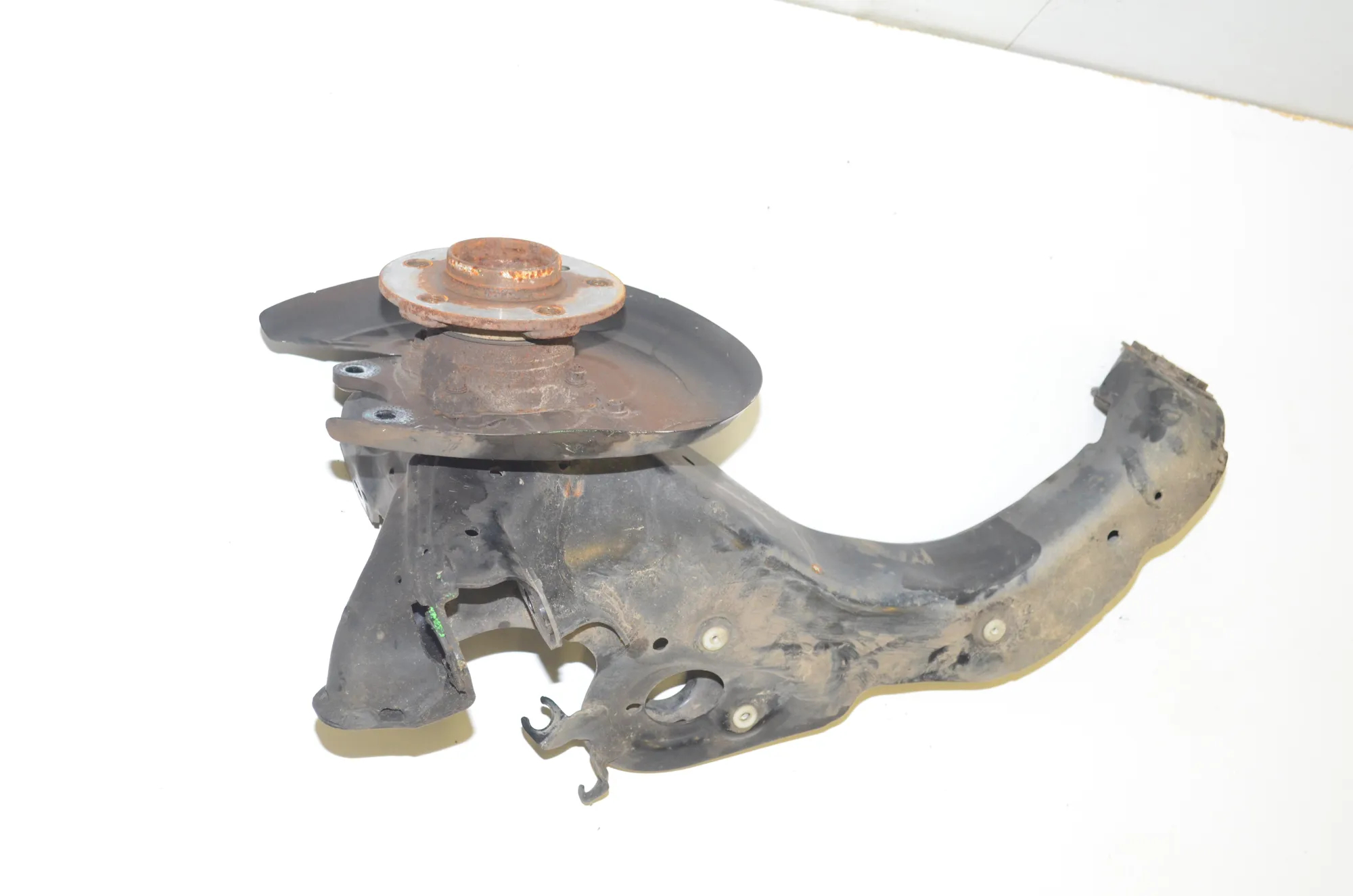Rear Right Wheel Hub – OEM 8842880 · BMW 2 Active Tourer (F45) 220 d 2015 – 4