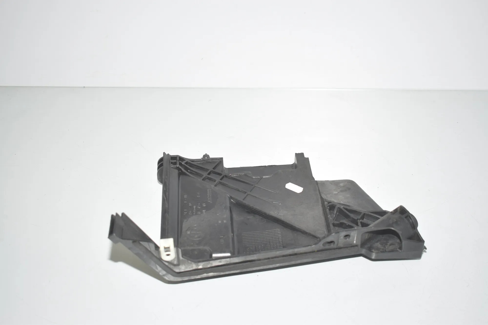 Battery Holder Tray – OEM 7473113 · BMW 1 (F40) (2019 - -) (F40)118d 2020 – 4