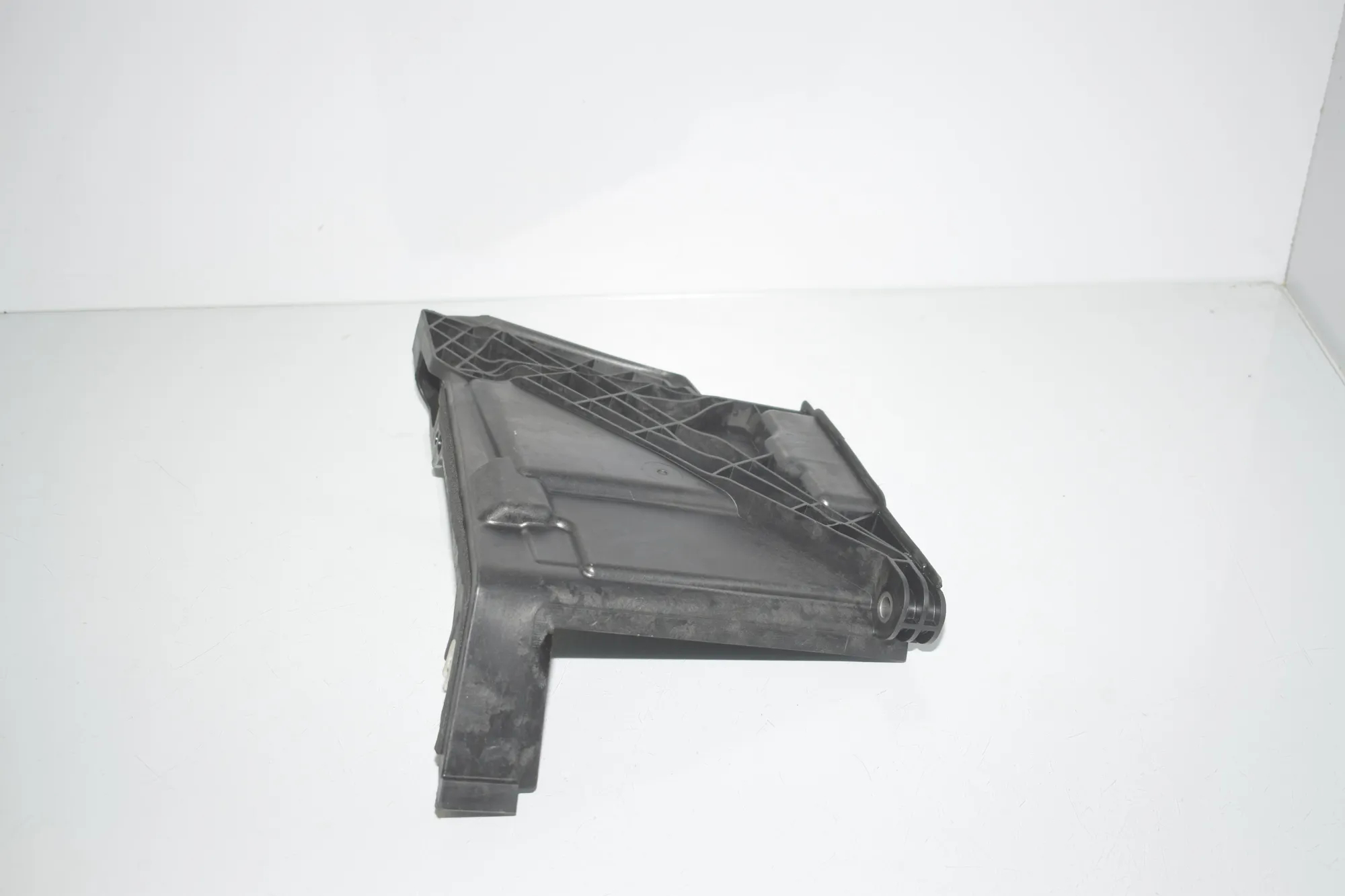 Battery Holder Tray – OEM 7473113 · BMW 1 (F40) (2019 - -) (F40)118d 2020 – 5