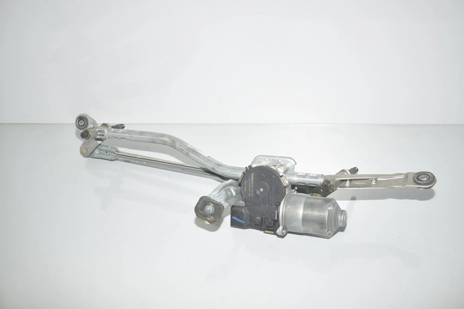 Front Windshield Wiper Mechanism – OEM 7453953 · BMW 1 (F40) (2019 - -) (F40)118d 2020 – 4