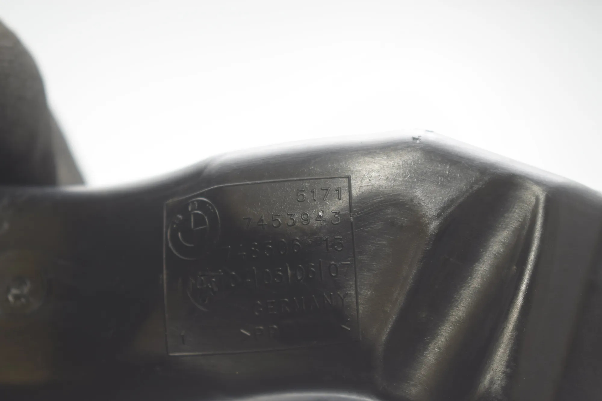 Air Intake Duct Part – OEM 7453943 · BMW 1 (F40) (2019 - -) (F40)118d 2020 – 5