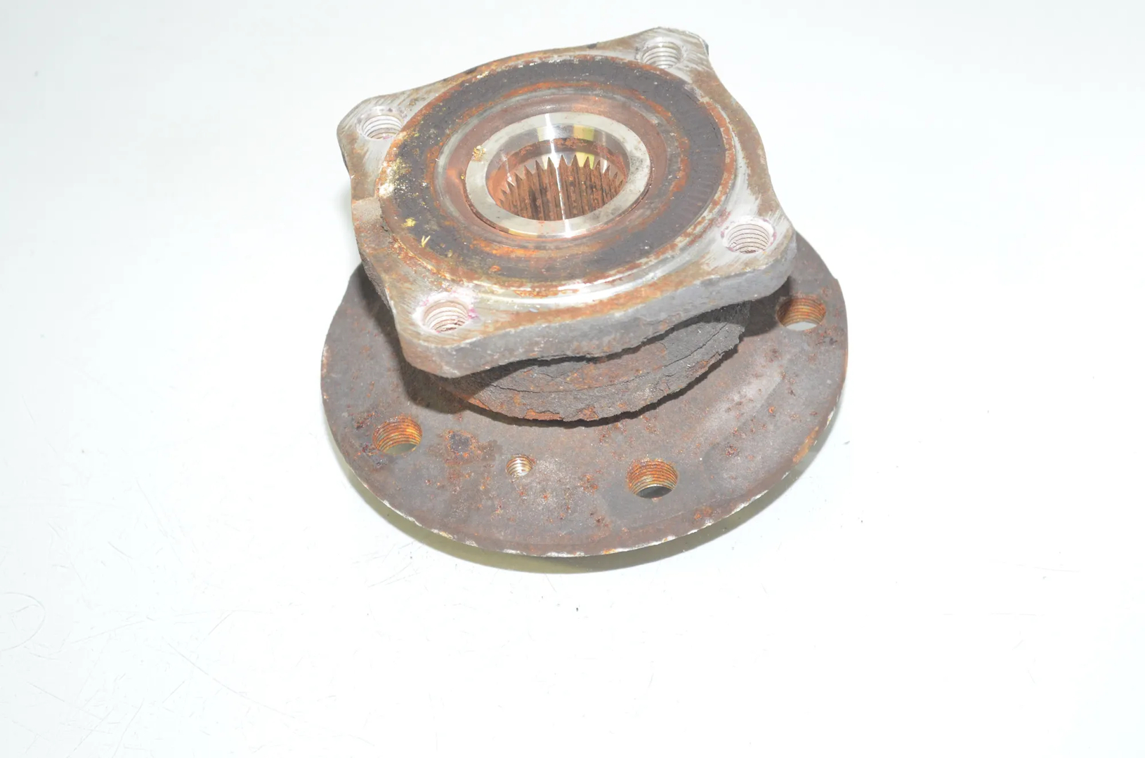 Rear Right Wheel Bearing – OEM 6867806 · BMW 5 (F10) 530 d 2013 – 3