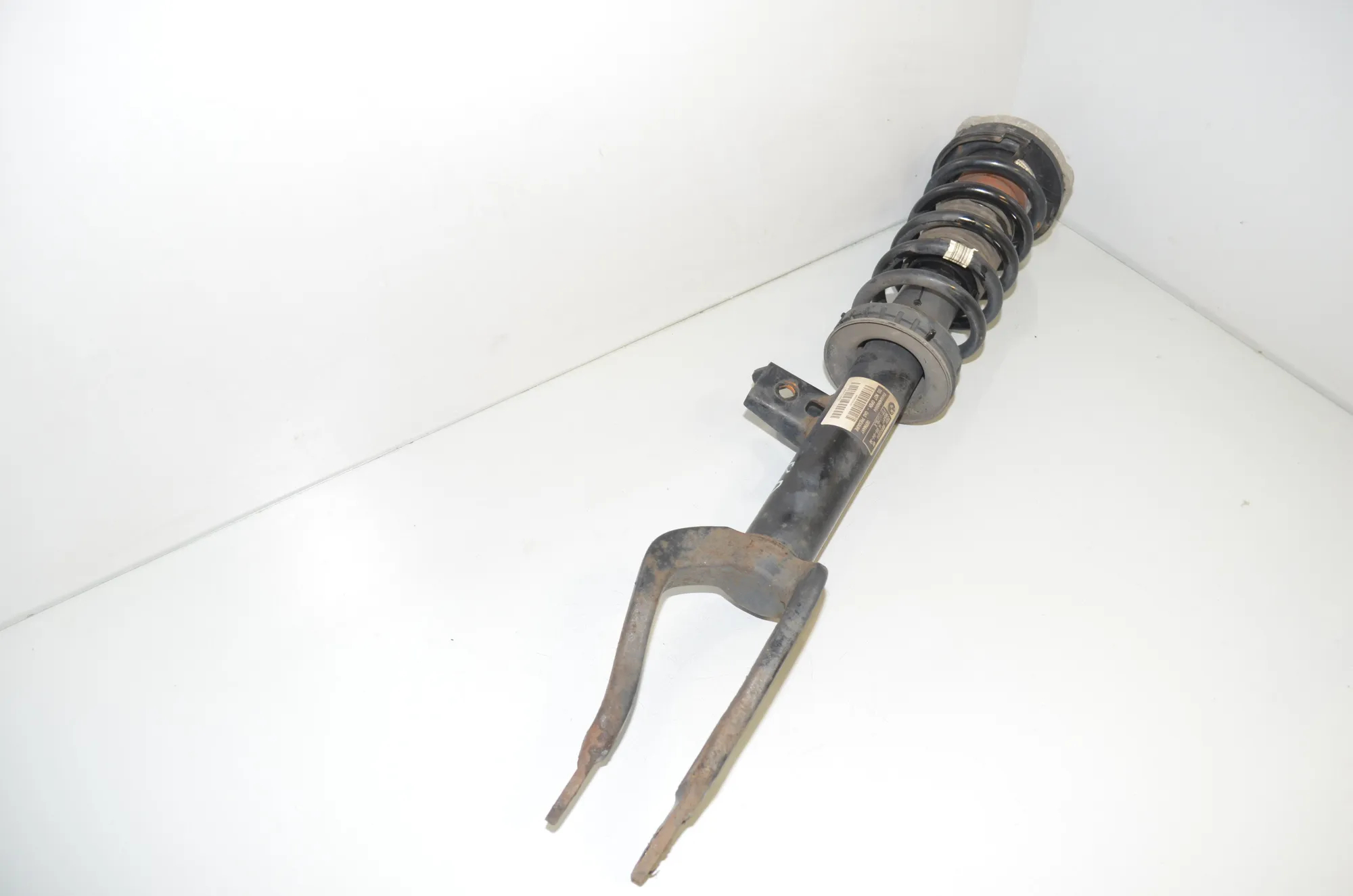 Front Right Shock Absorber – OEM 6855964 · BMW 5 Touring (F11) M 550 d xDrive 2014 – 3