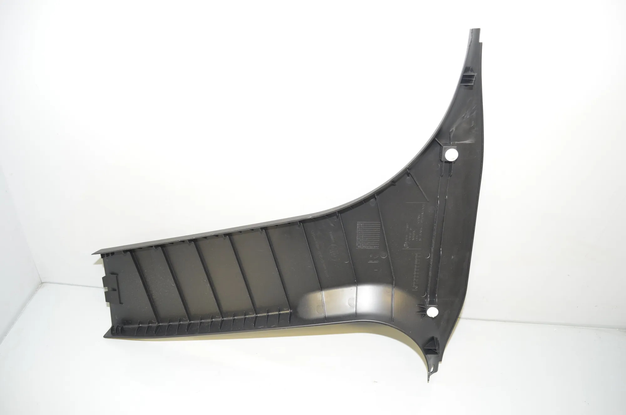 Right Side B Pillar Trim – OEM 7221002 · BMW 3 (F30, F80) 330 d 2013 – 3