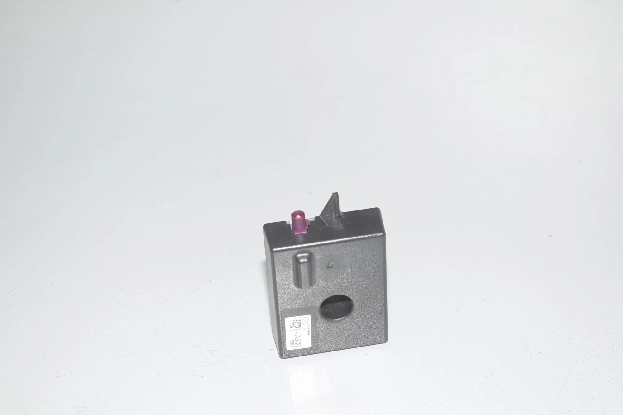 Antenna – OEM 9230911 · BMW 3 (F30, F80) 330 d 2013 – 2