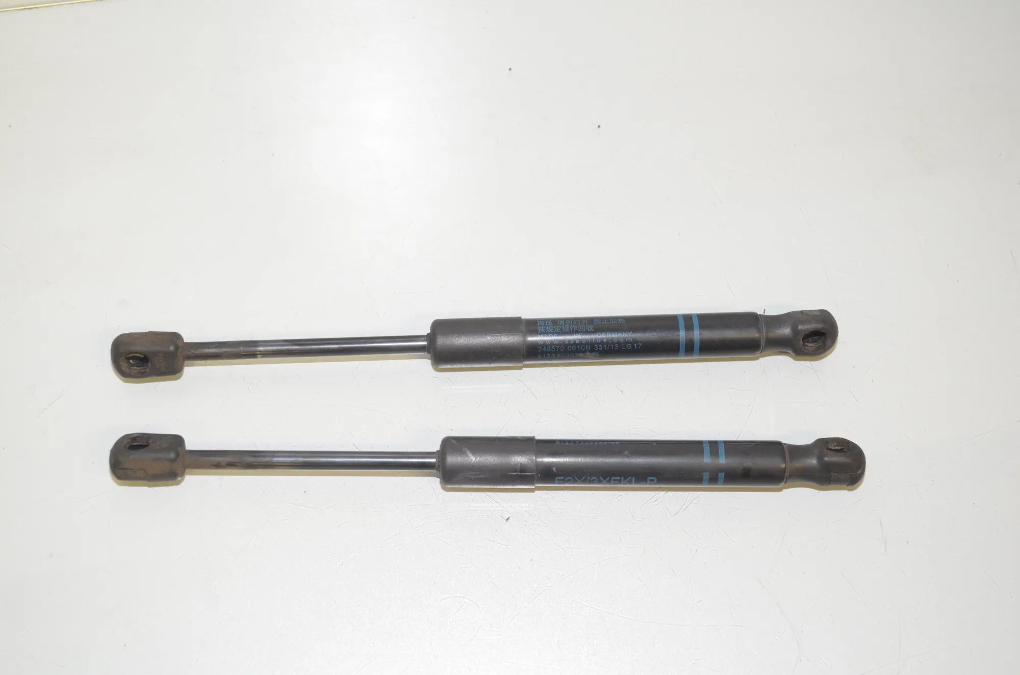 Front Right Bonnet Strut – OEM 7239233 · BMW 3 (F30, F80) 330 d 2013