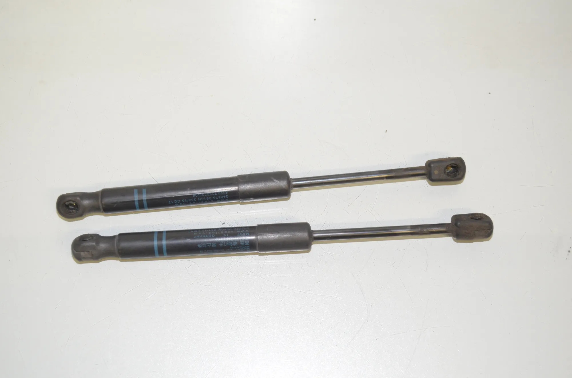 Front Right Bonnet Strut – OEM 7239233 · BMW 3 (F30, F80) 330 d 2013 – 2