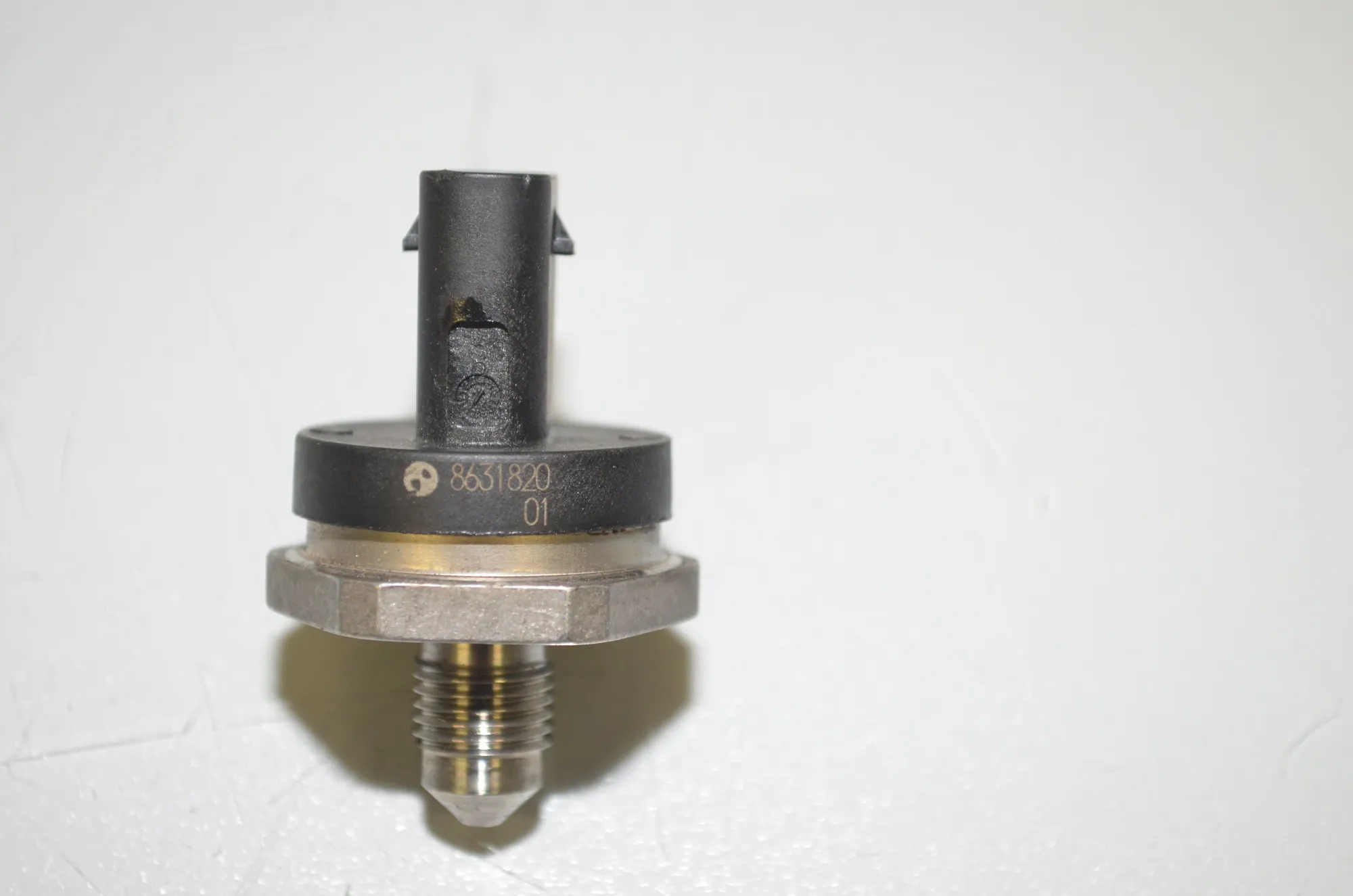 Fuel Rail Pressure Sensor – OEM 8631820 · BMW X1 (F48) xDrive 20 i 2019 – 4