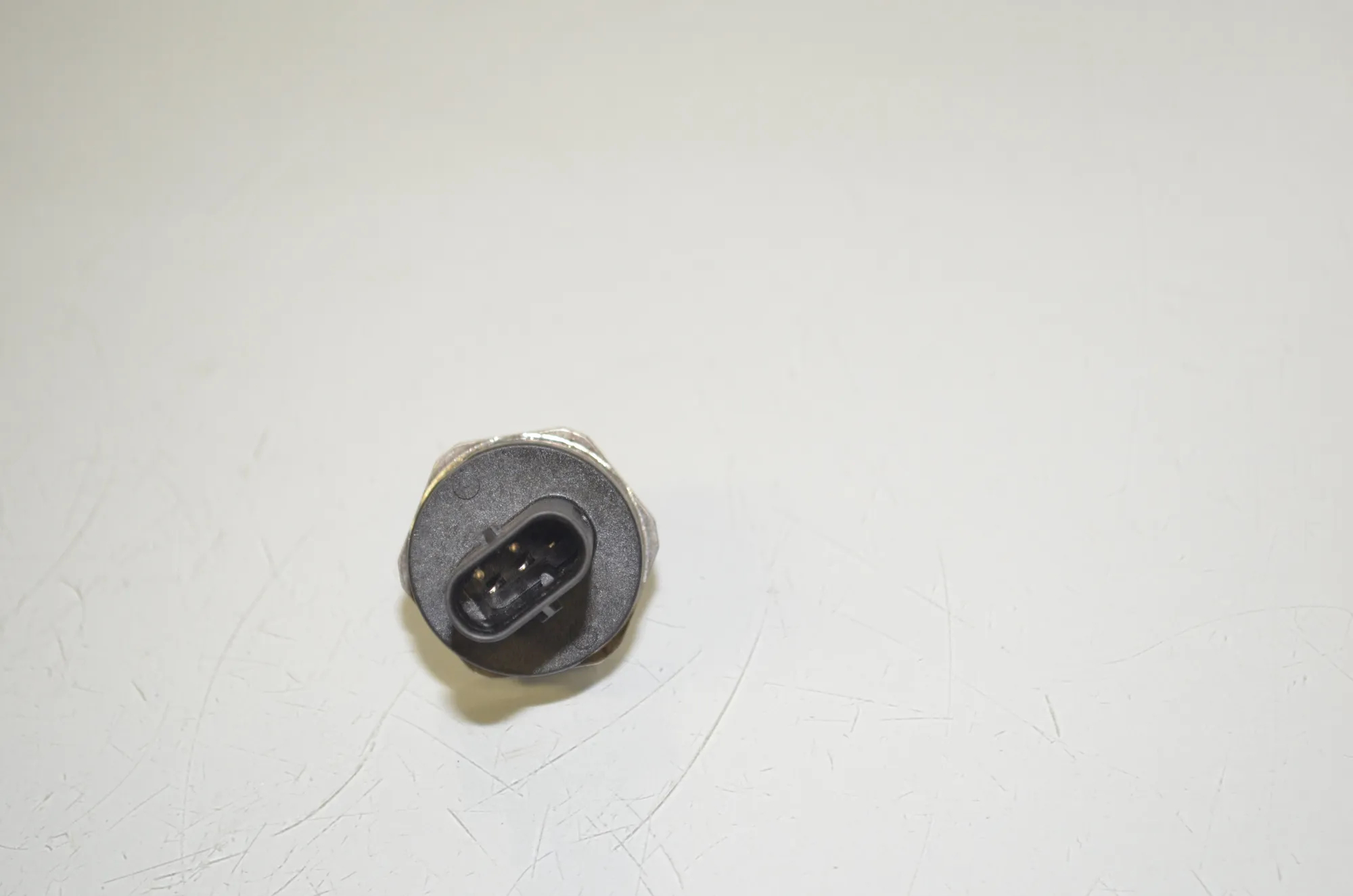 Fuel Rail Pressure Sensor – OEM 8631820 · BMW X1 (F48) xDrive 20 i 2019 – 2