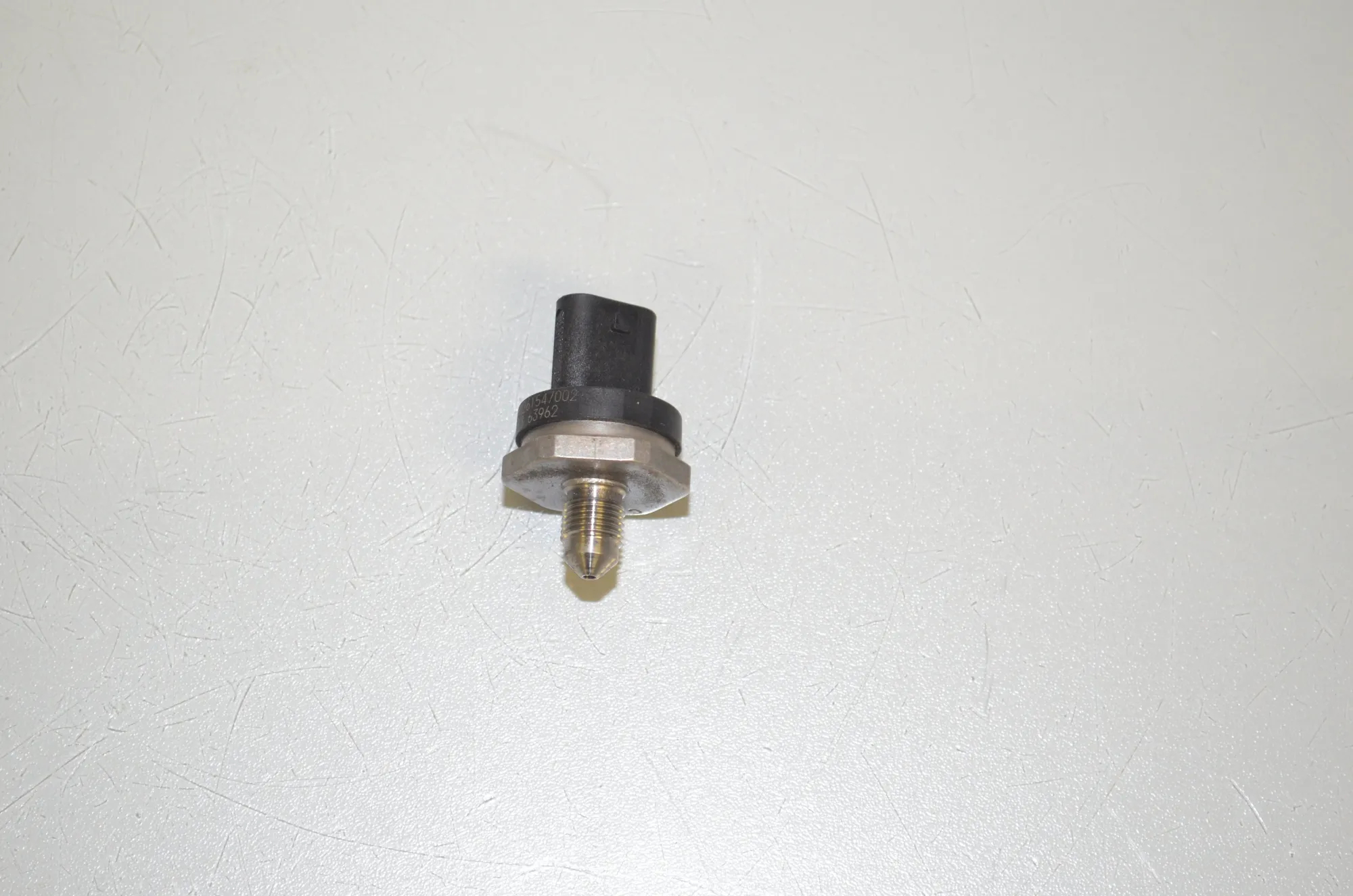 Fuel Rail Pressure Sensor – OEM 8631820 · BMW X1 (F48) xDrive 20 i 2019