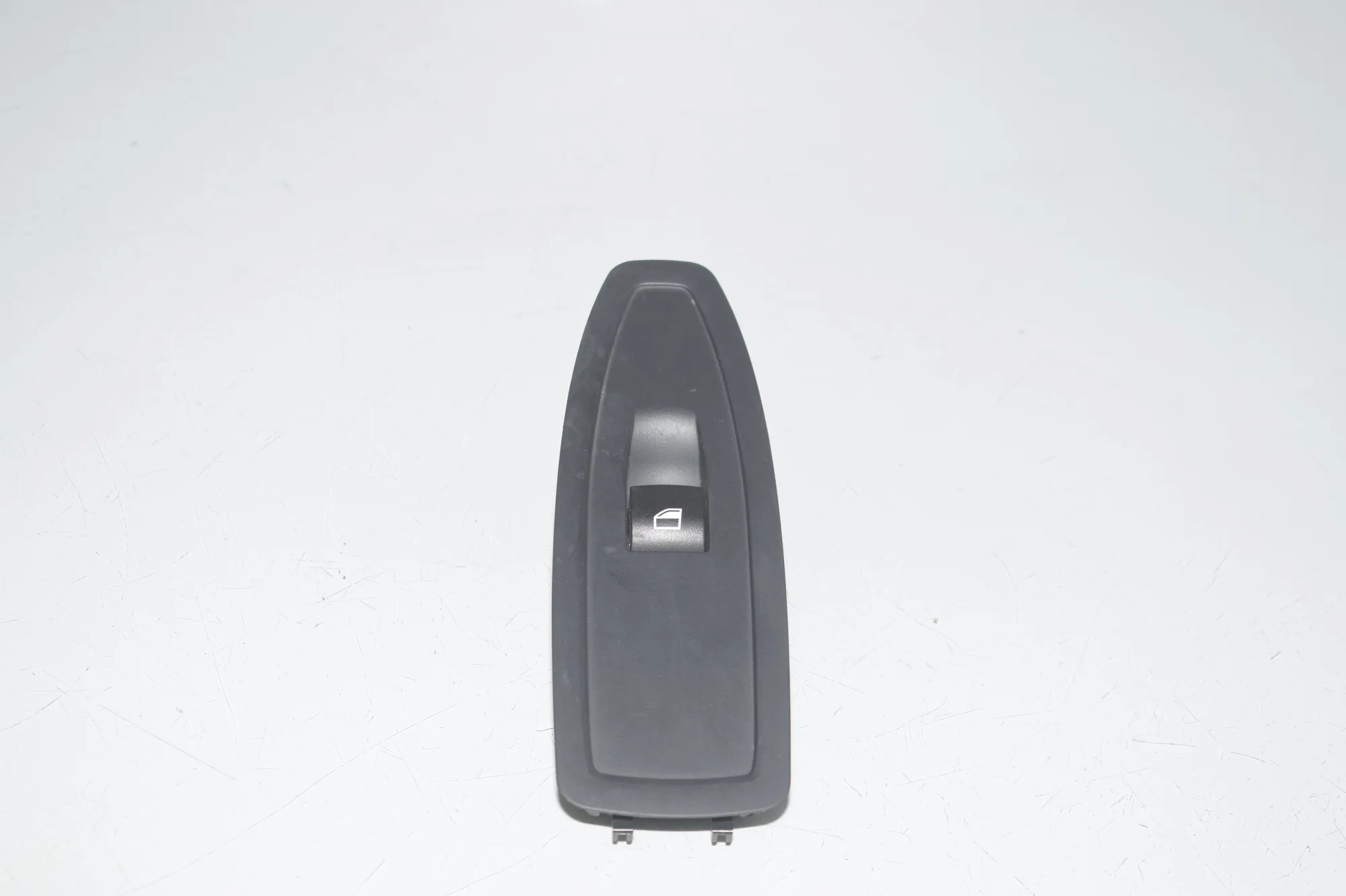 Front Right Door Window Switch – OEM 9208107 · BMW 3 (F30, F80) 330 d 2013